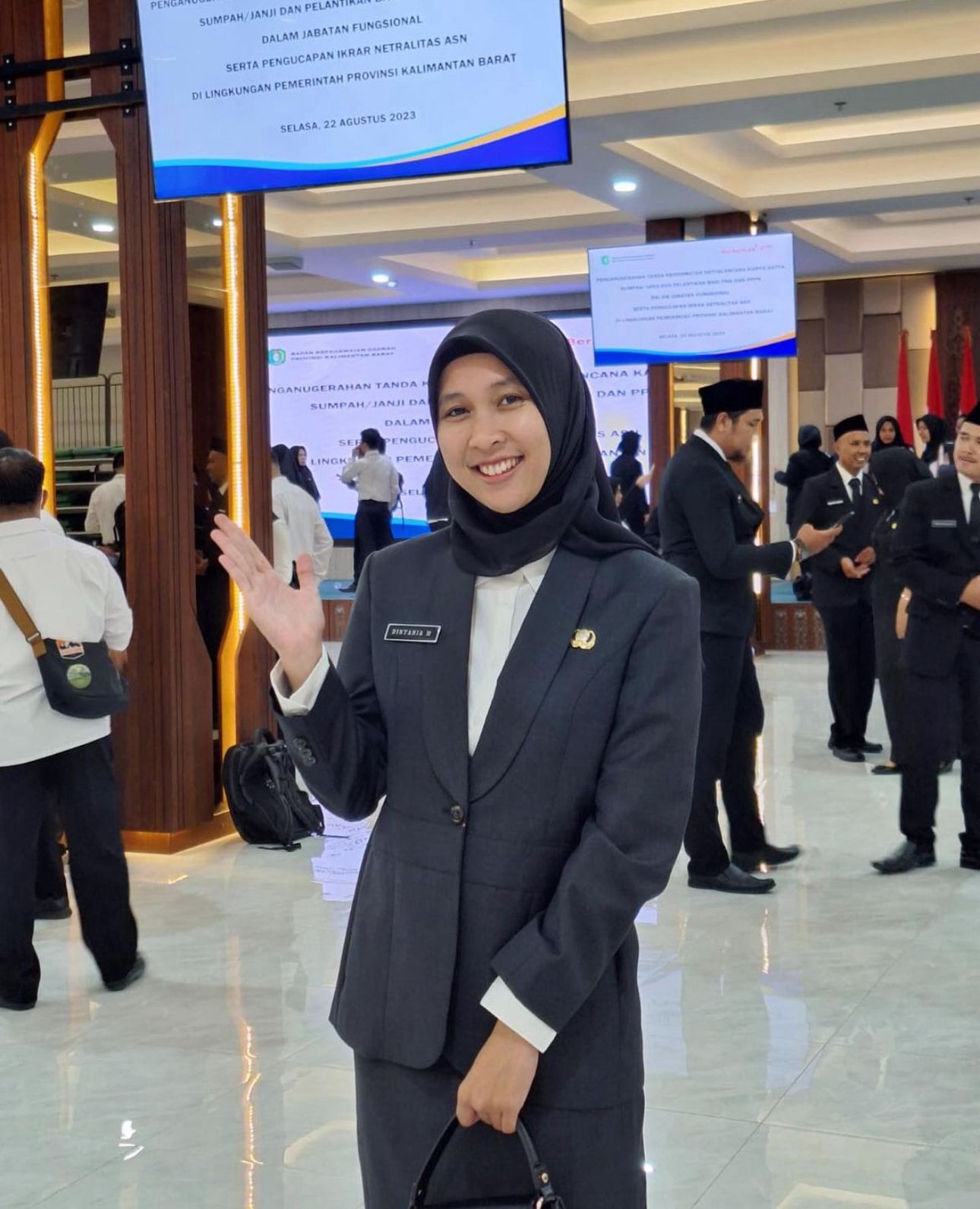 Foto Wali Kelas Dintania Meydianda, S.Pd