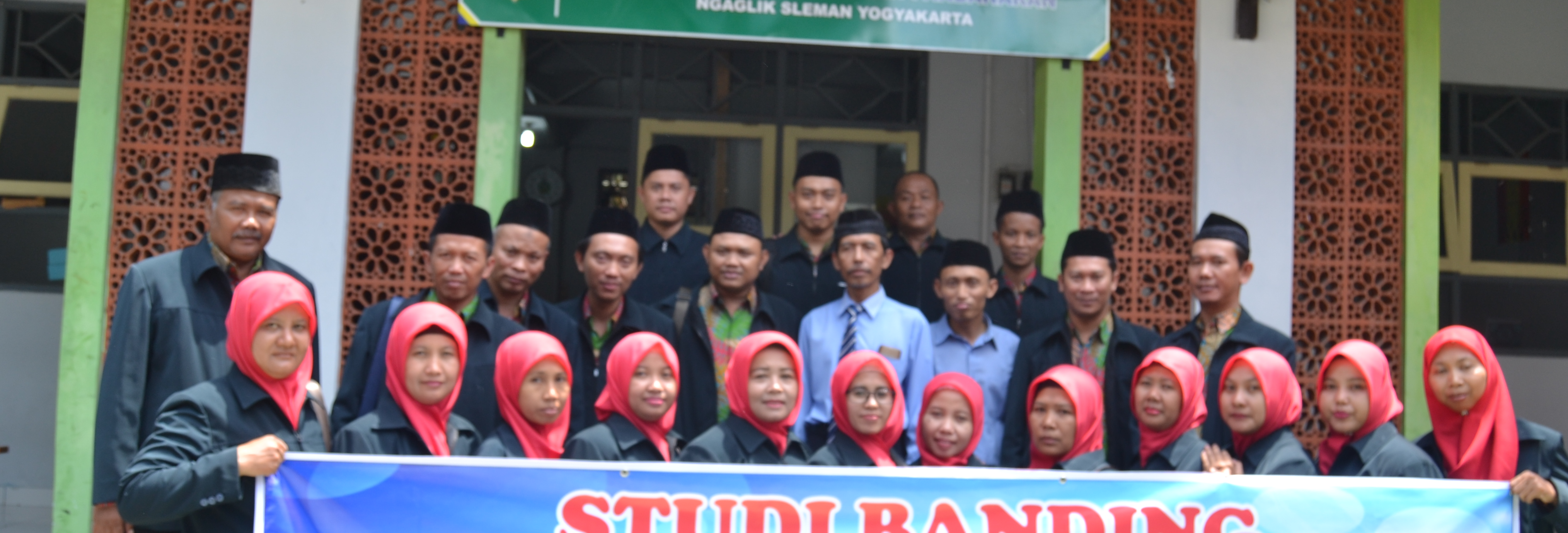 STUDI BANDING DEWAN GURU MAHATIKU