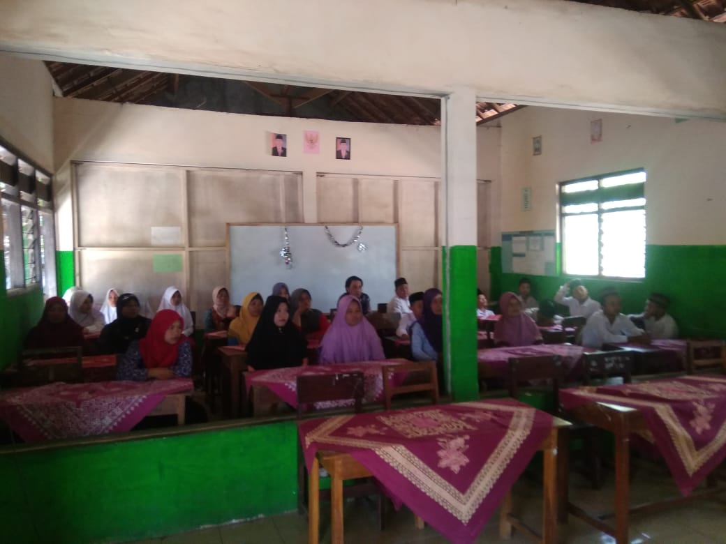 pelepasan siswa kelas akhir