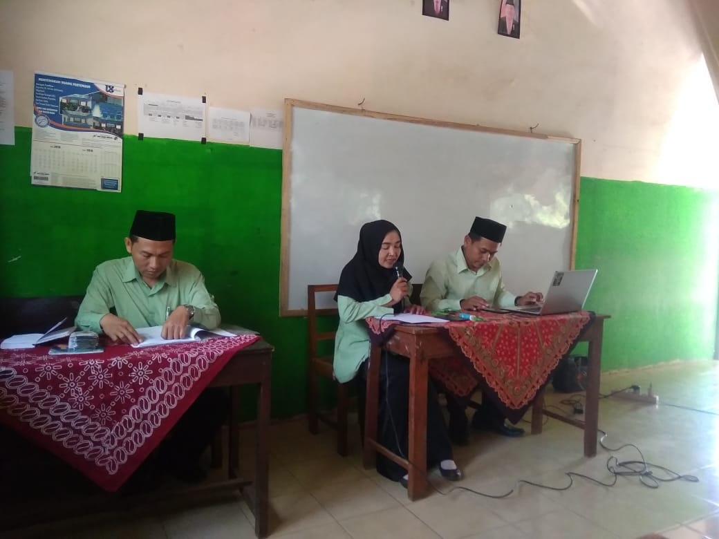 pelepasan siswa kelas akhir