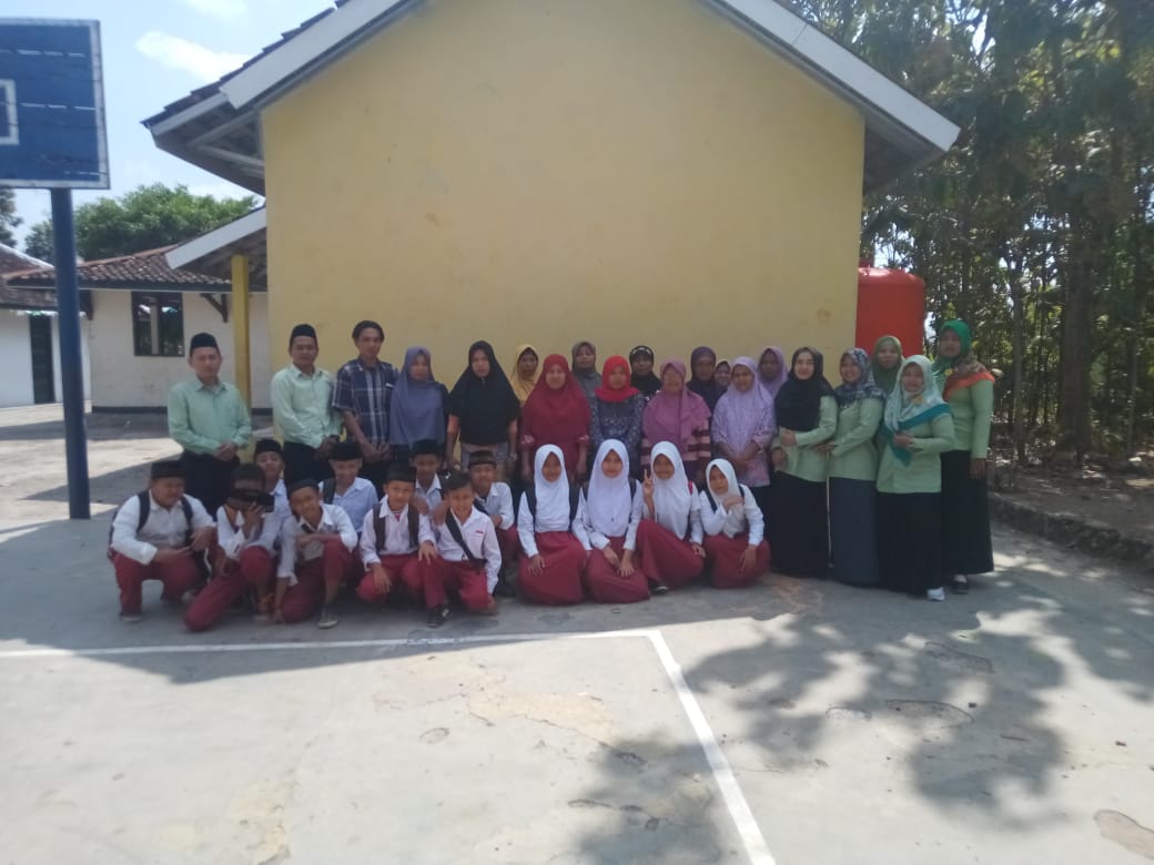 pelepasan siswa kelas akhir
