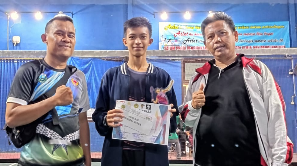 SEKOLAH BERPRESTASI