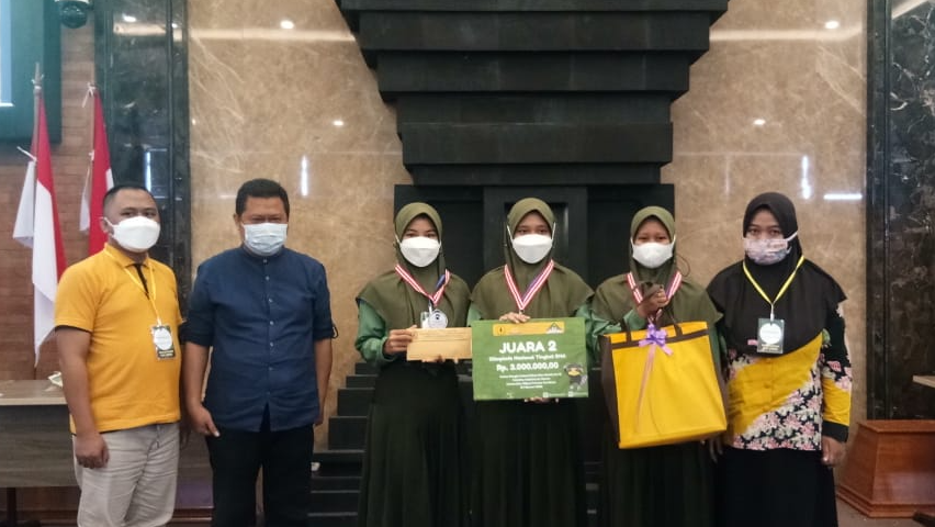 SEKOLAH BERPRESTASI