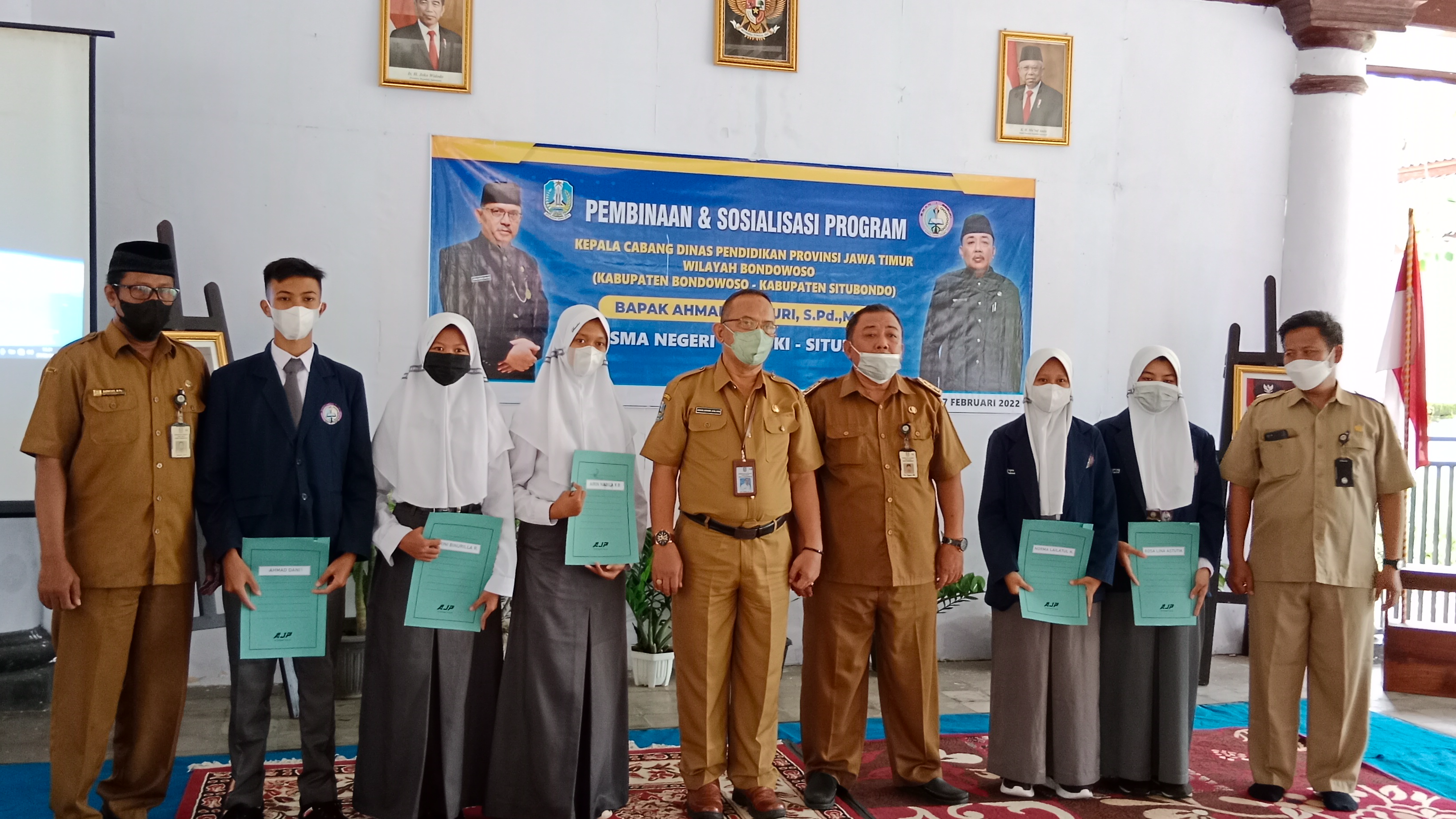 SEKOLAH BERPRESTASI