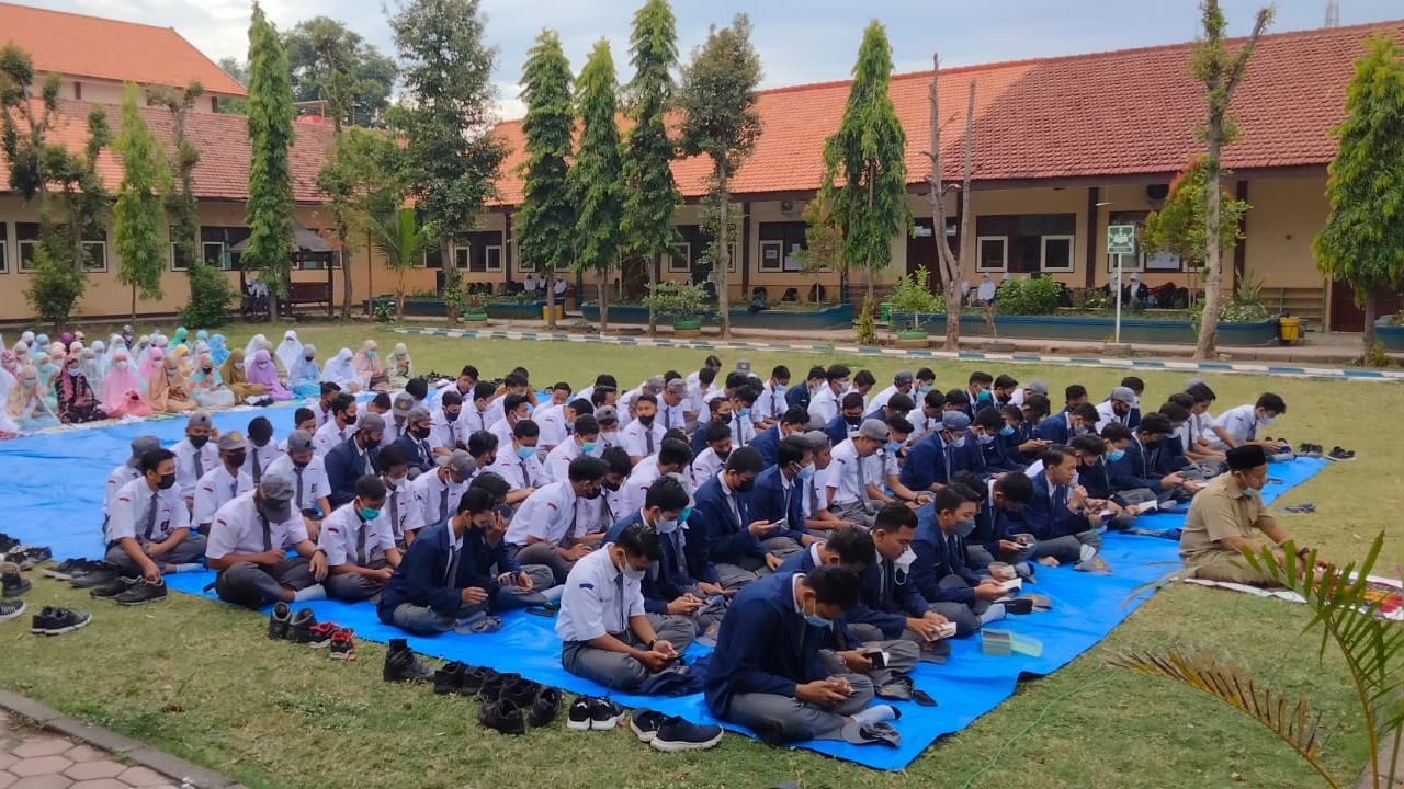 SEKOLAH BERKARAKTER