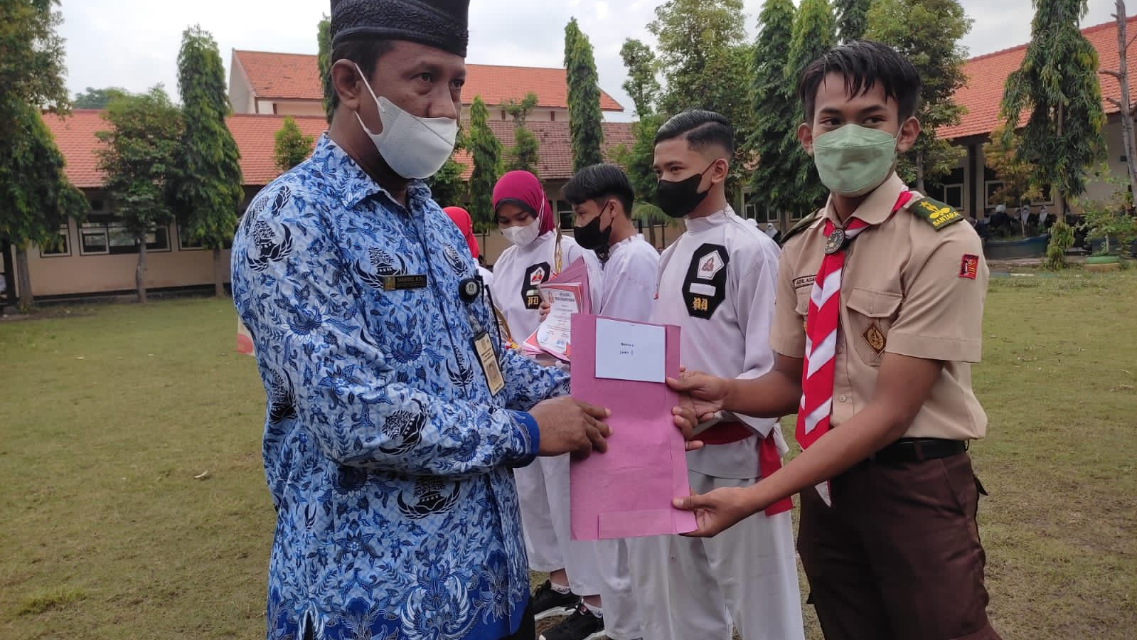 SEKOLAH BERPRESTASI