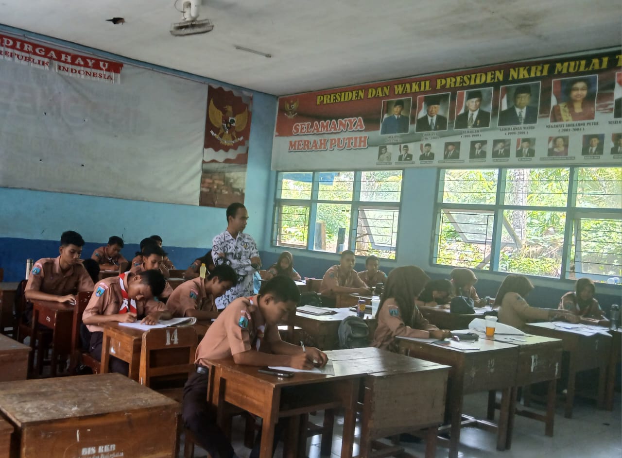 Pendampingan dan Pembinaan Siswa di Kelas