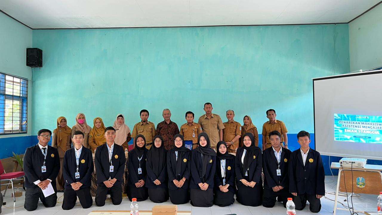 Resmi Ditarik, Mahasiswa PPL FKIP UNEJ Akhiri Tugas Pengabdian di SMAN 1 Tanggul