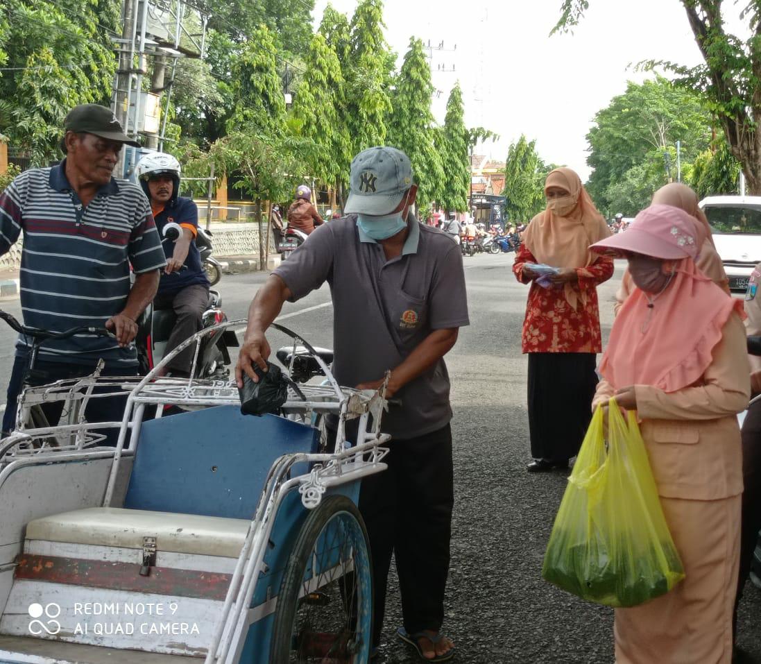 HUT Dharmawanita dan Hari ibu SMAN 4 Pamekasan