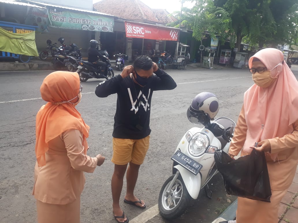 HUT Dharmawanita dan Hari ibu SMAN 4 Pamekasan