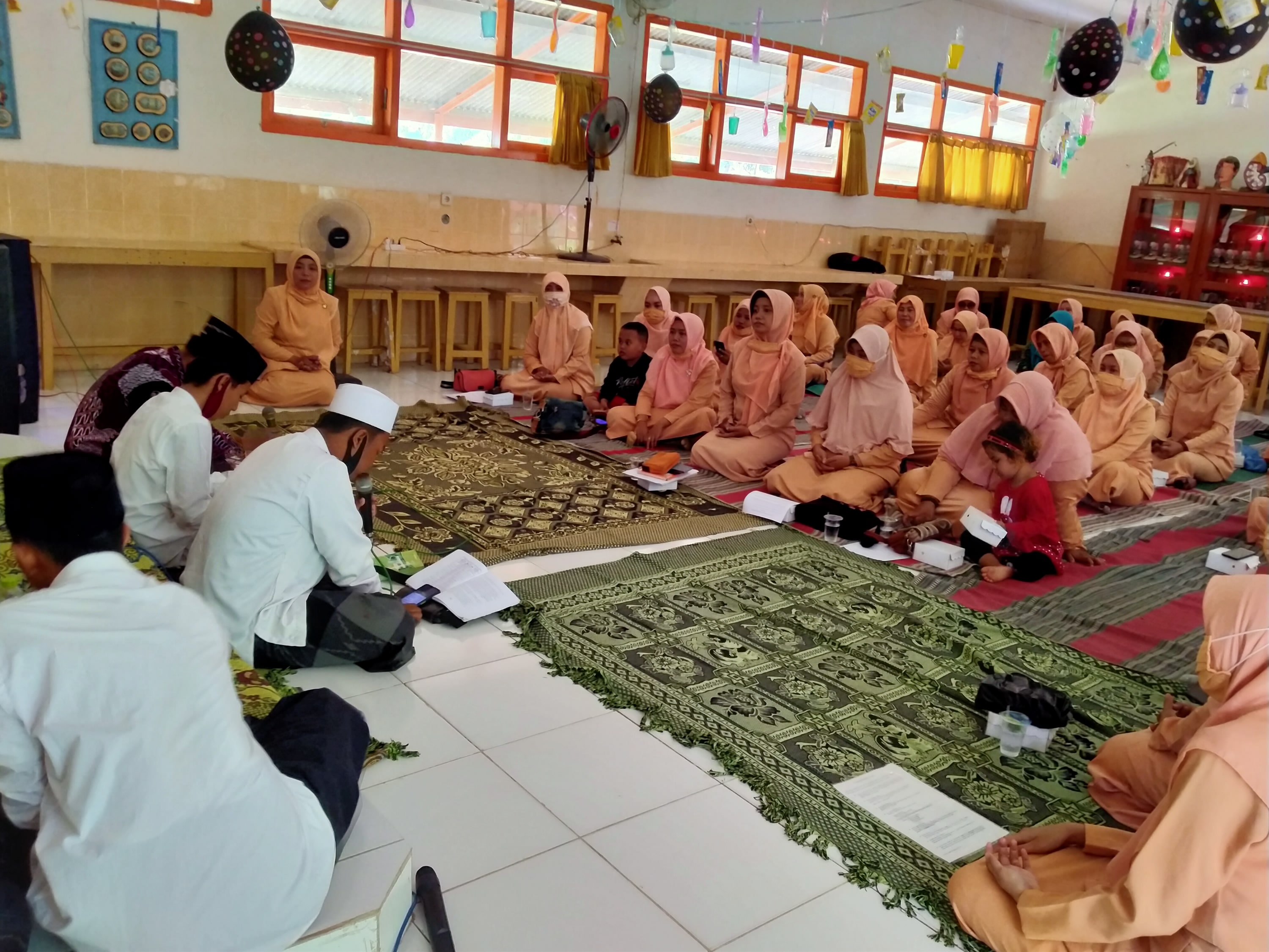 Maulid Nabi Dharma Wanita SMAN 4 Pamekasan