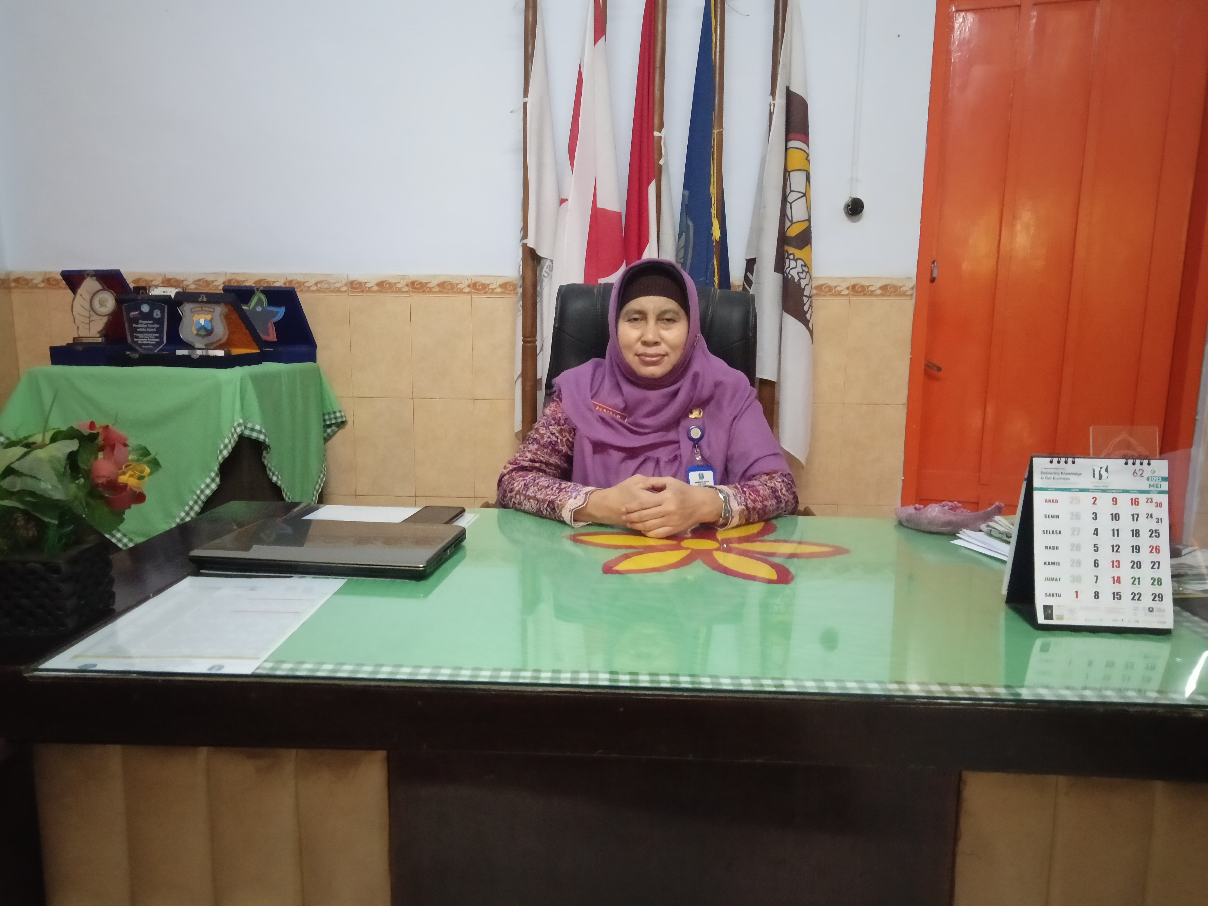 Guru & TU SMAN 4 PAMEKASAN