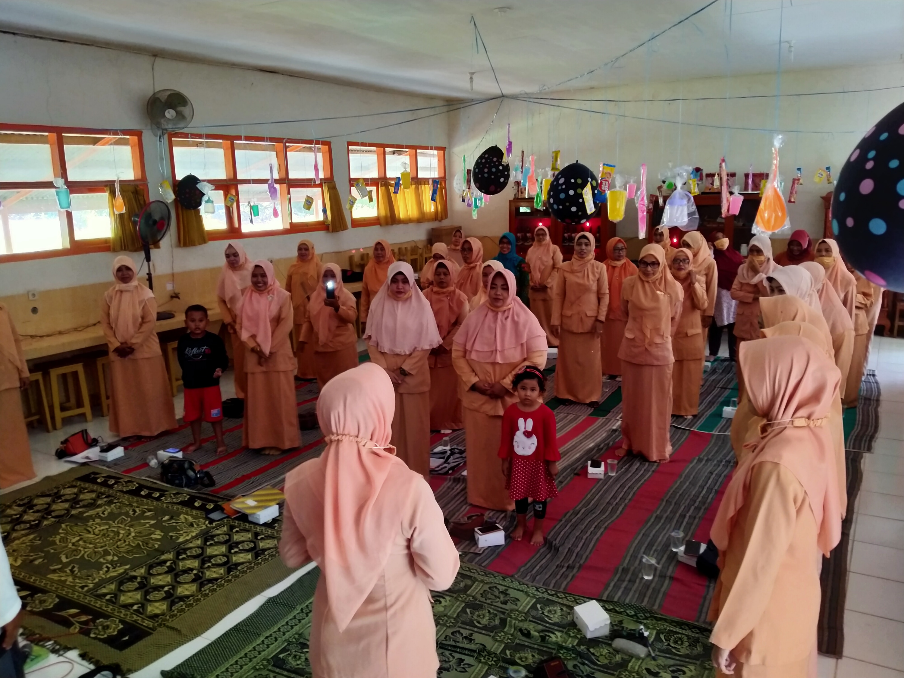 Maulid Nabi Dharma Wanita SMAN 4 Pamekasan