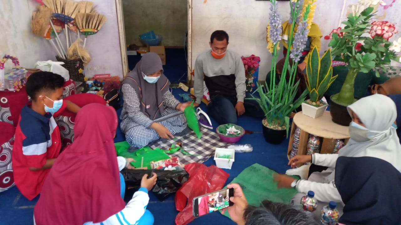 KEGIATAN MENGIMBASKAN GERAKAN 3R