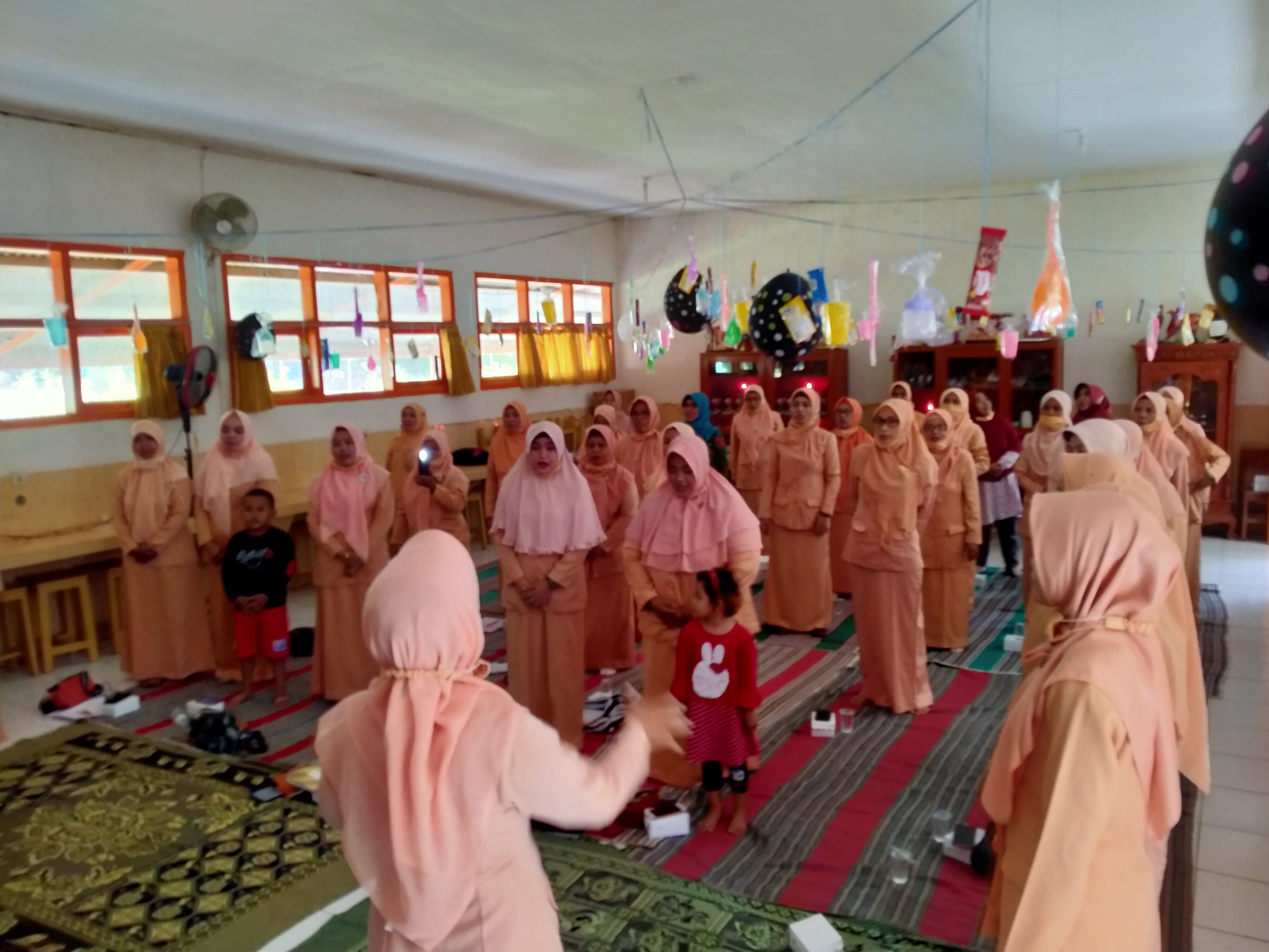 Maulid Nabi Dharma Wanita SMAN 4 Pamekasan