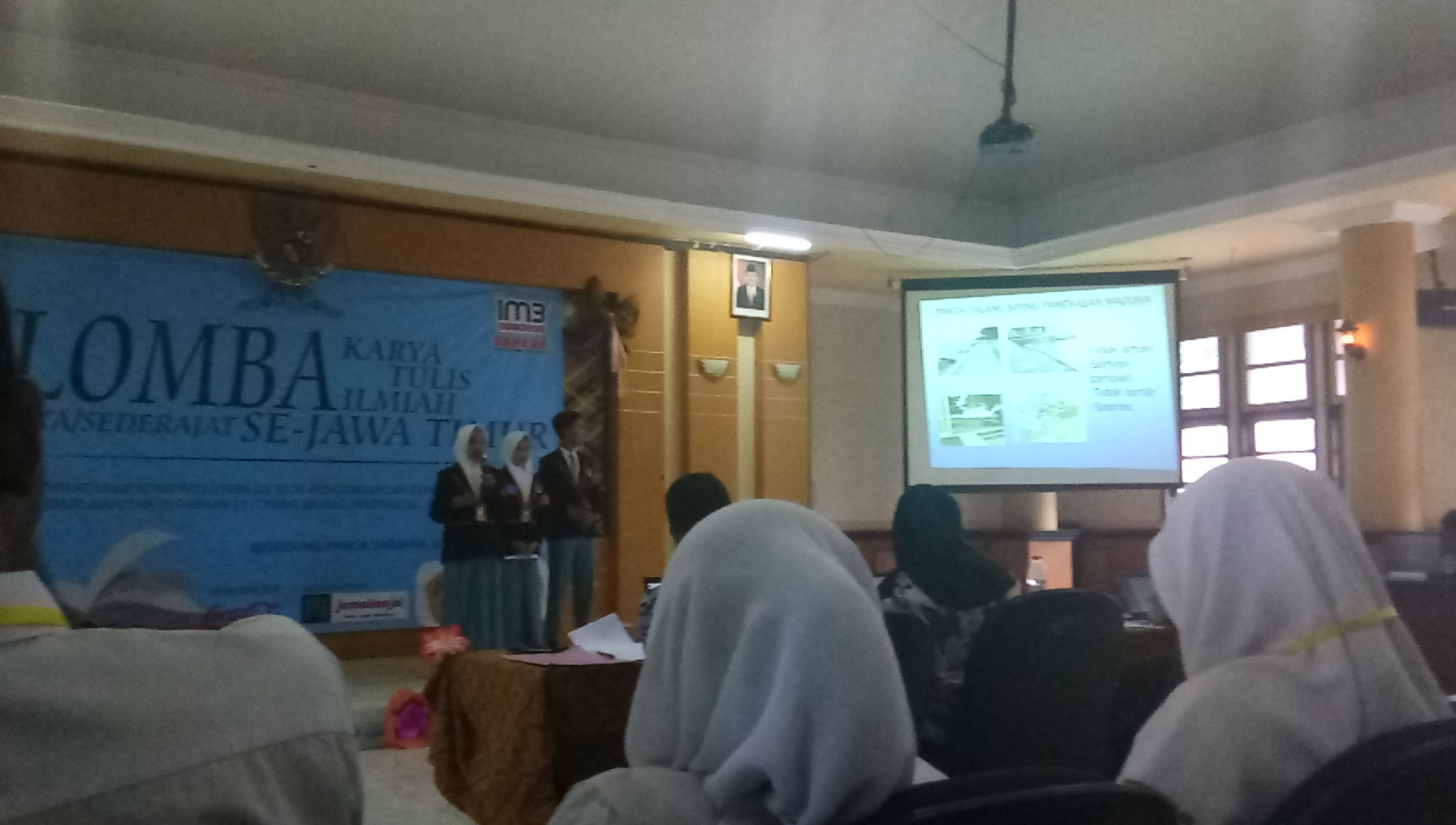 EKSTRA KARYA TULIS ILMIAH