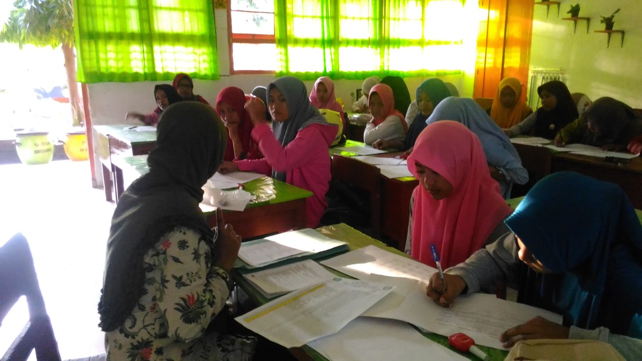 EKSTRA KARYA TULIS ILMIAH