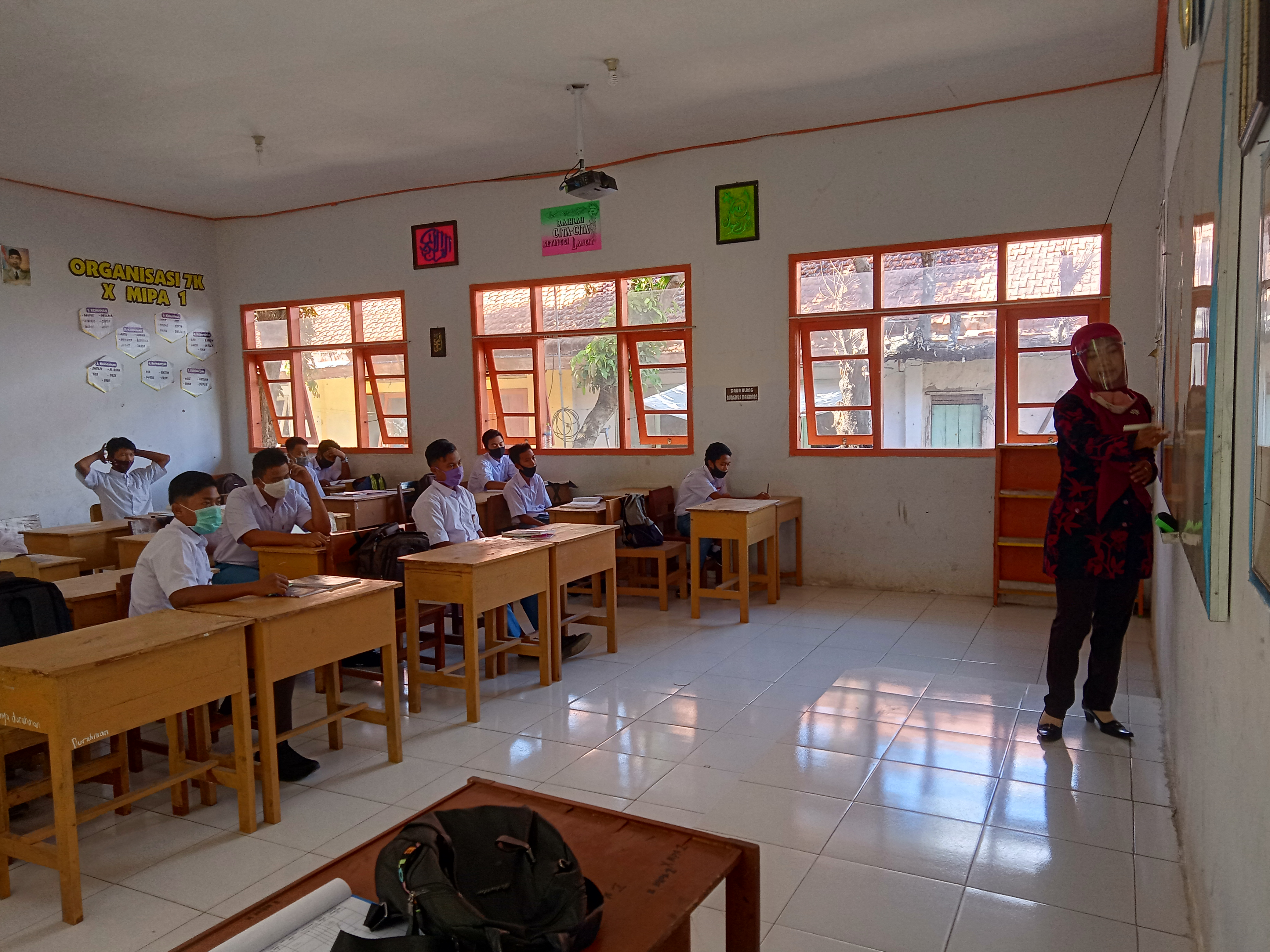 PROSES KBM TATAP MUKA SMAN 4 PAMEKASAN DI MASA PANDEMI
