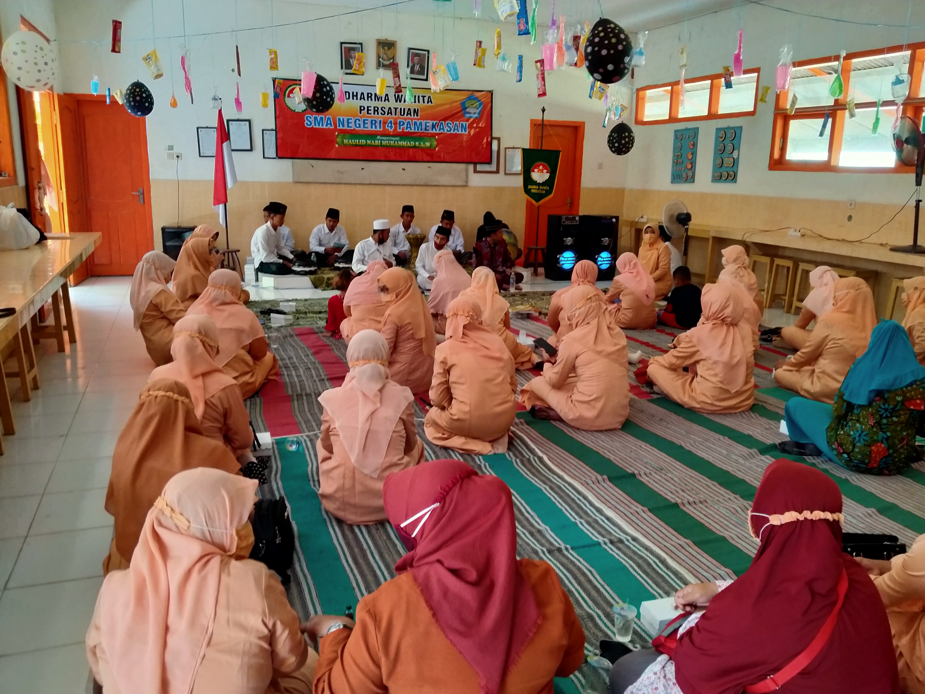 Maulid Nabi Dharma Wanita SMAN 4 Pamekasan