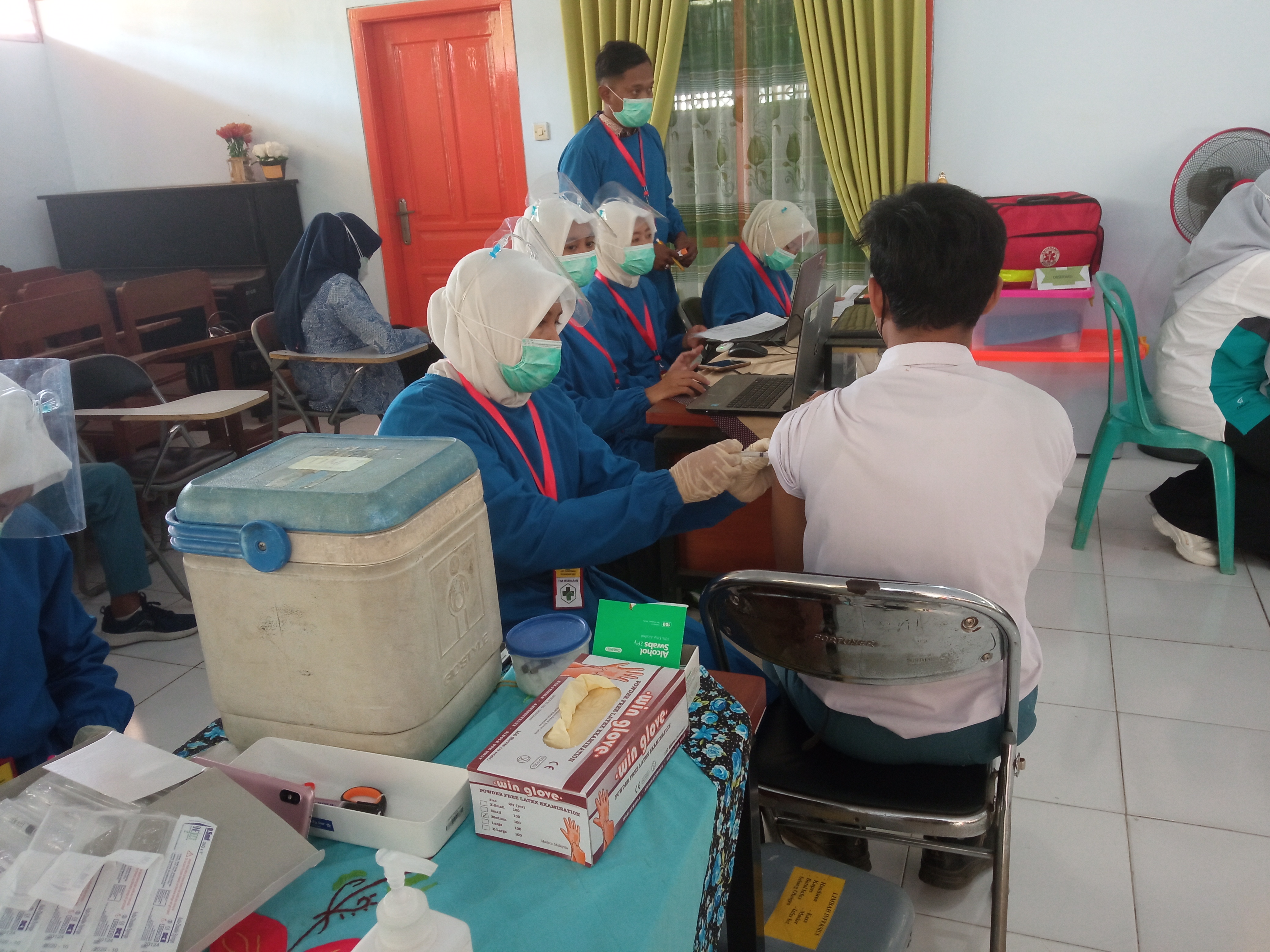 GEBYAR VAKSINASI SMA SE PAMEKASAN