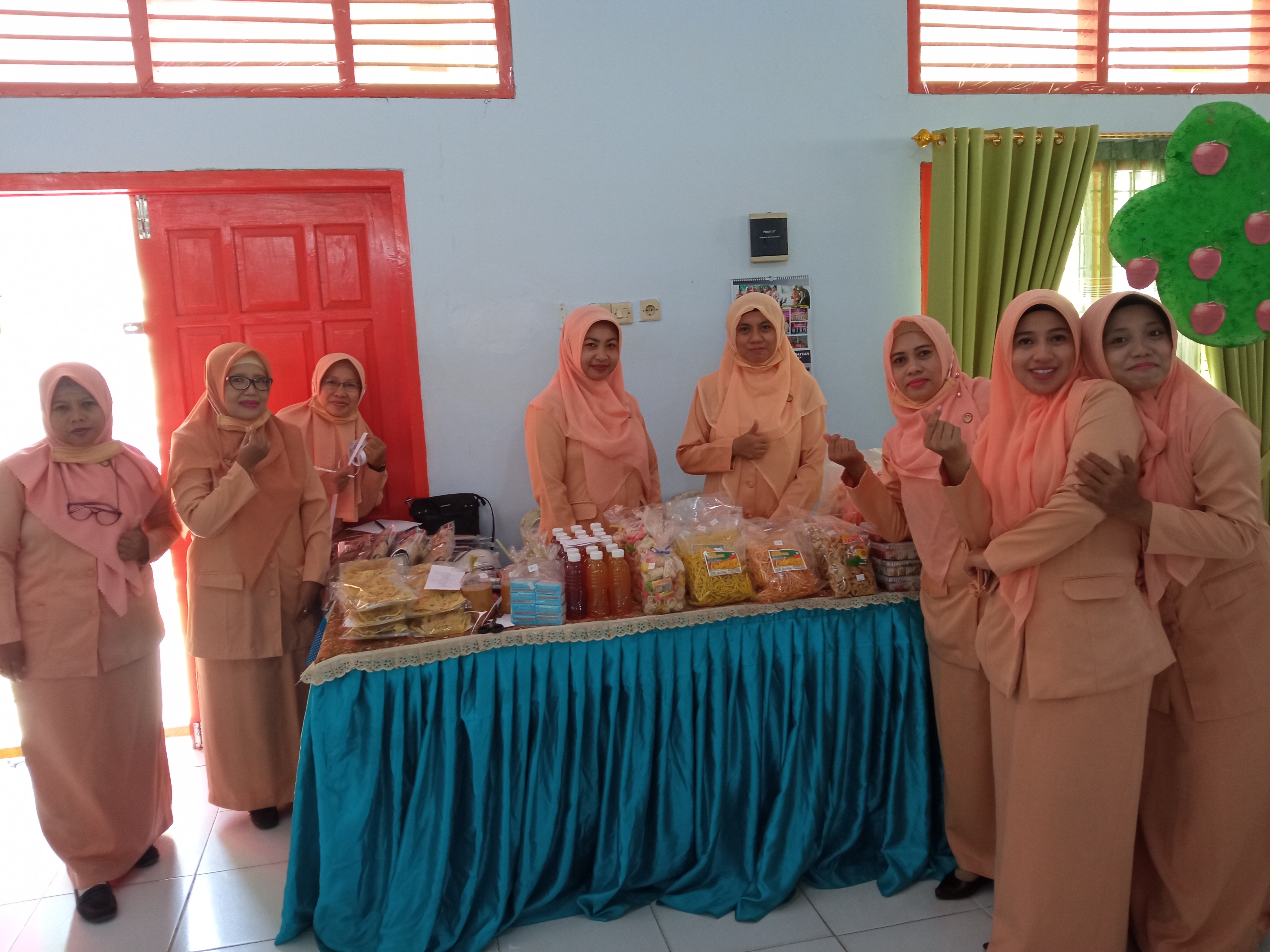 PEMBINAAN ADMINISTRASI MENINGKATKAN PERAN DHARMA WANITA SMAN 4 PAMEKASAN