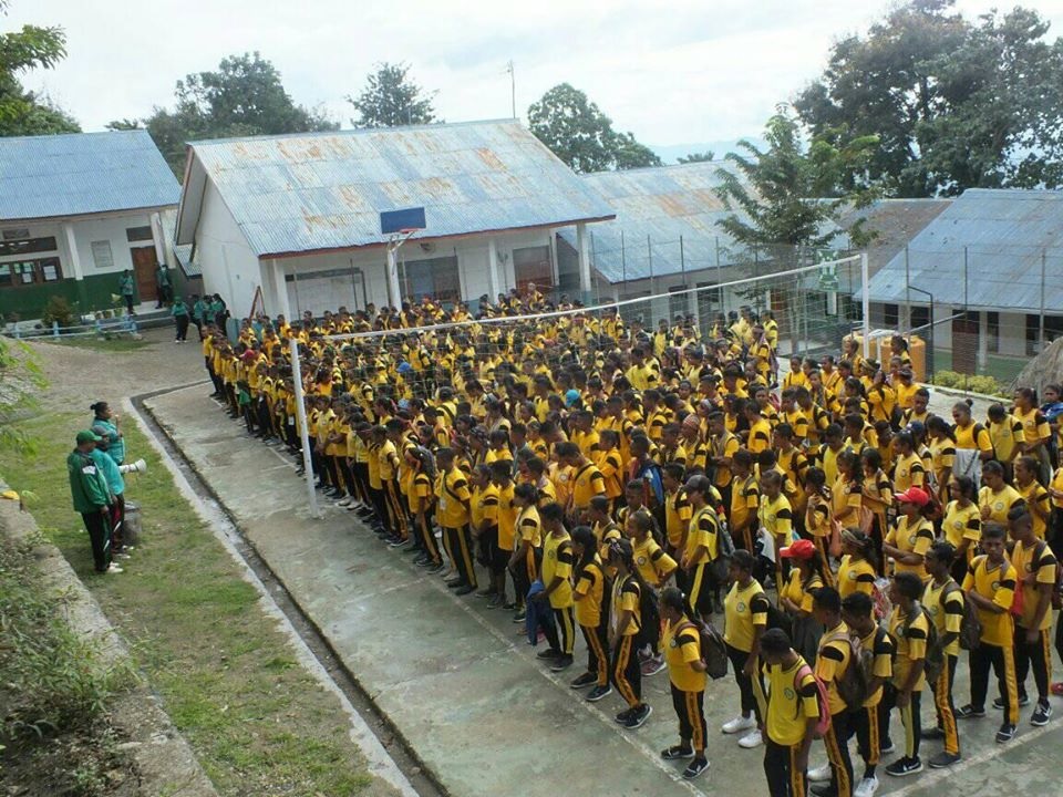 Guru-guru SMA Kristen Kapan