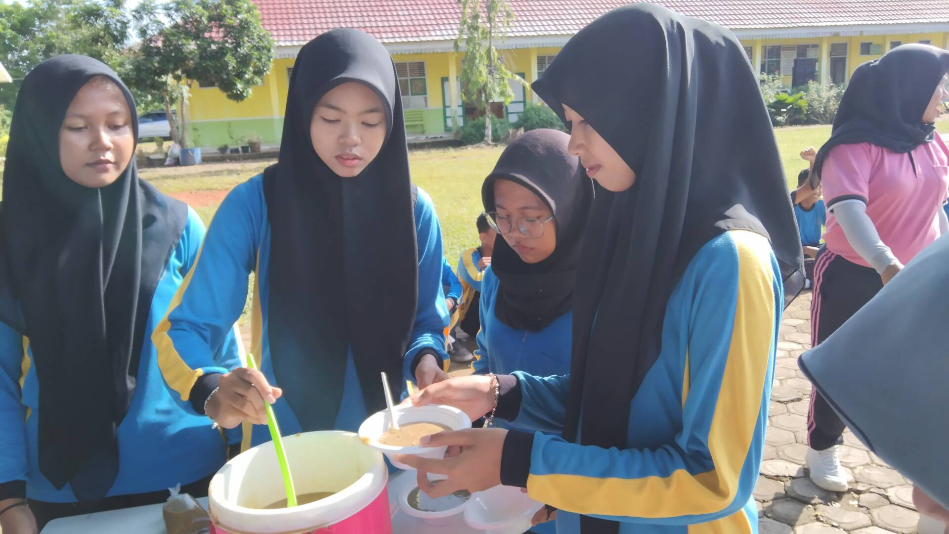 Hari Gizi Nasional bagi bubur gratis