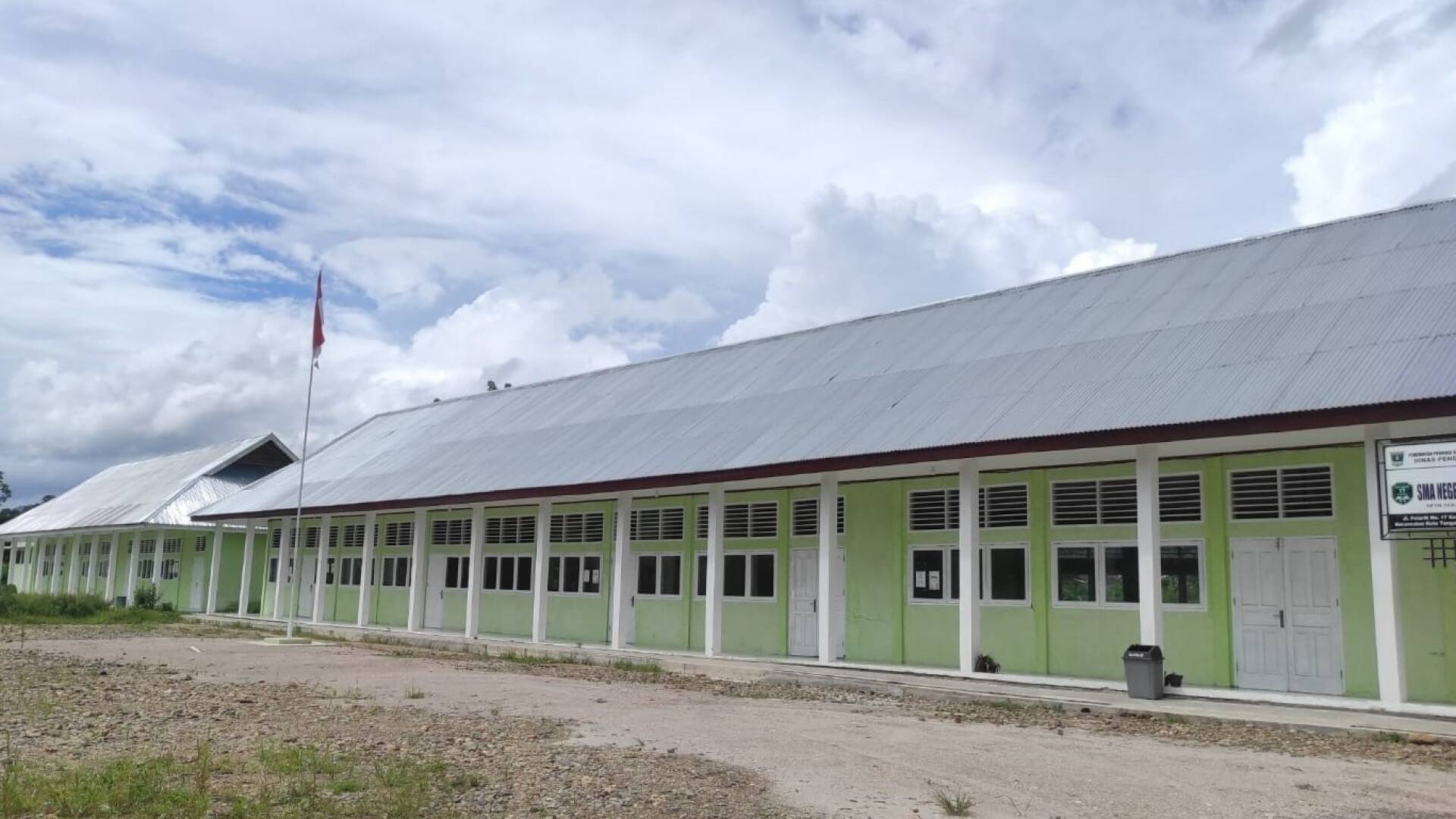 Tampak Depan SMA Negeri 17 Padang