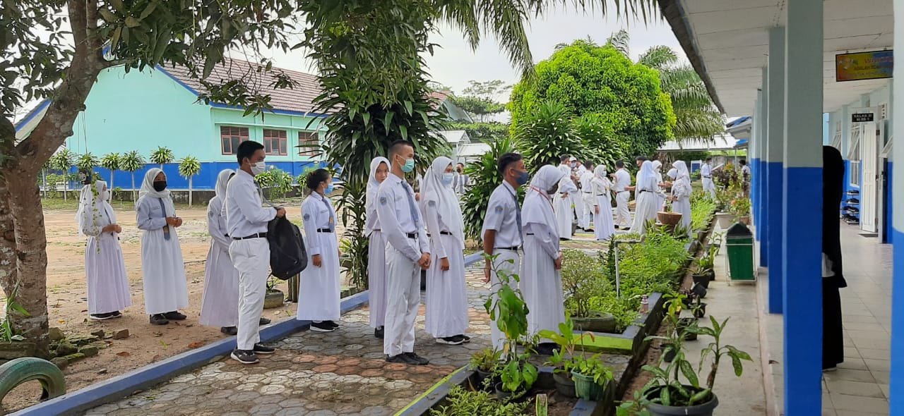 PENERAPAN PROTOKOL KESEHATAN DILINGKUNGAN SEKOLAH SMA NEGERI 1 AIRGEGAS