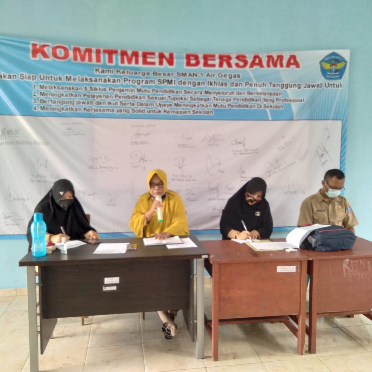 Rapat persiapan ujian sekolah dan evaluasi pembelajaran