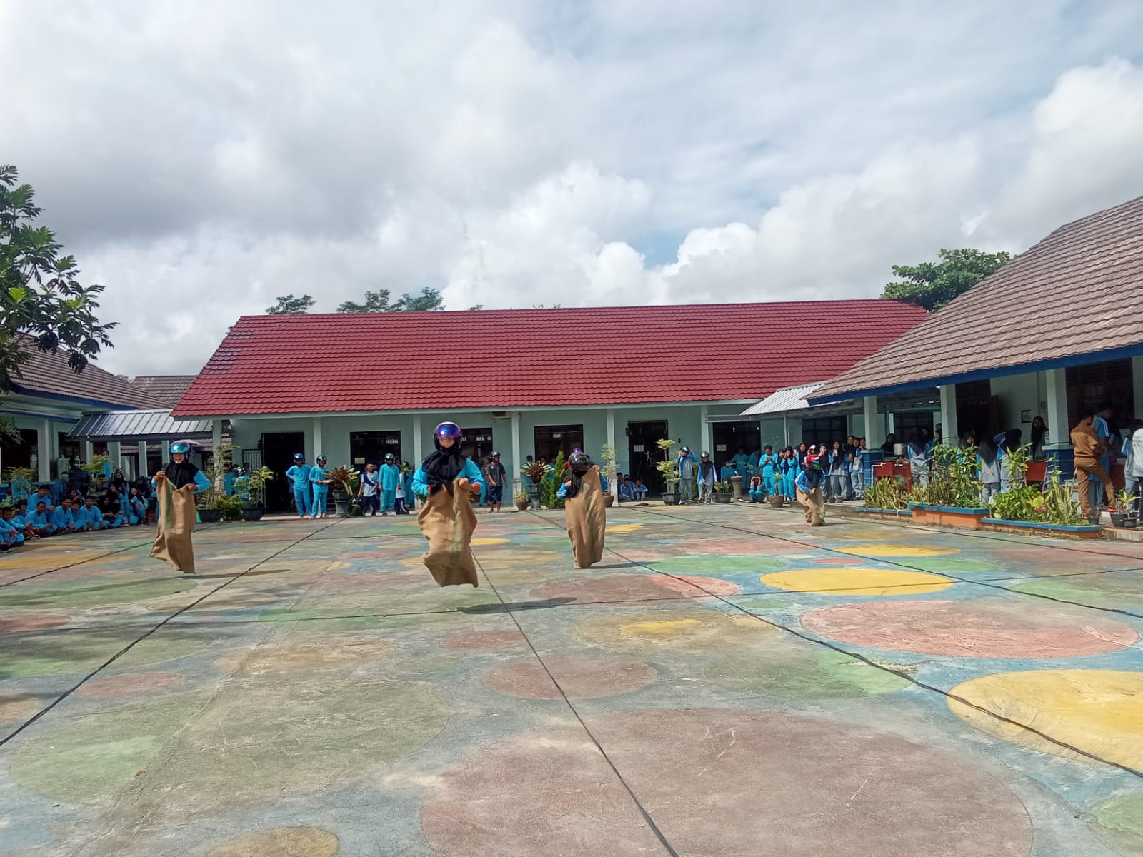Lomba HUT RI ke 77