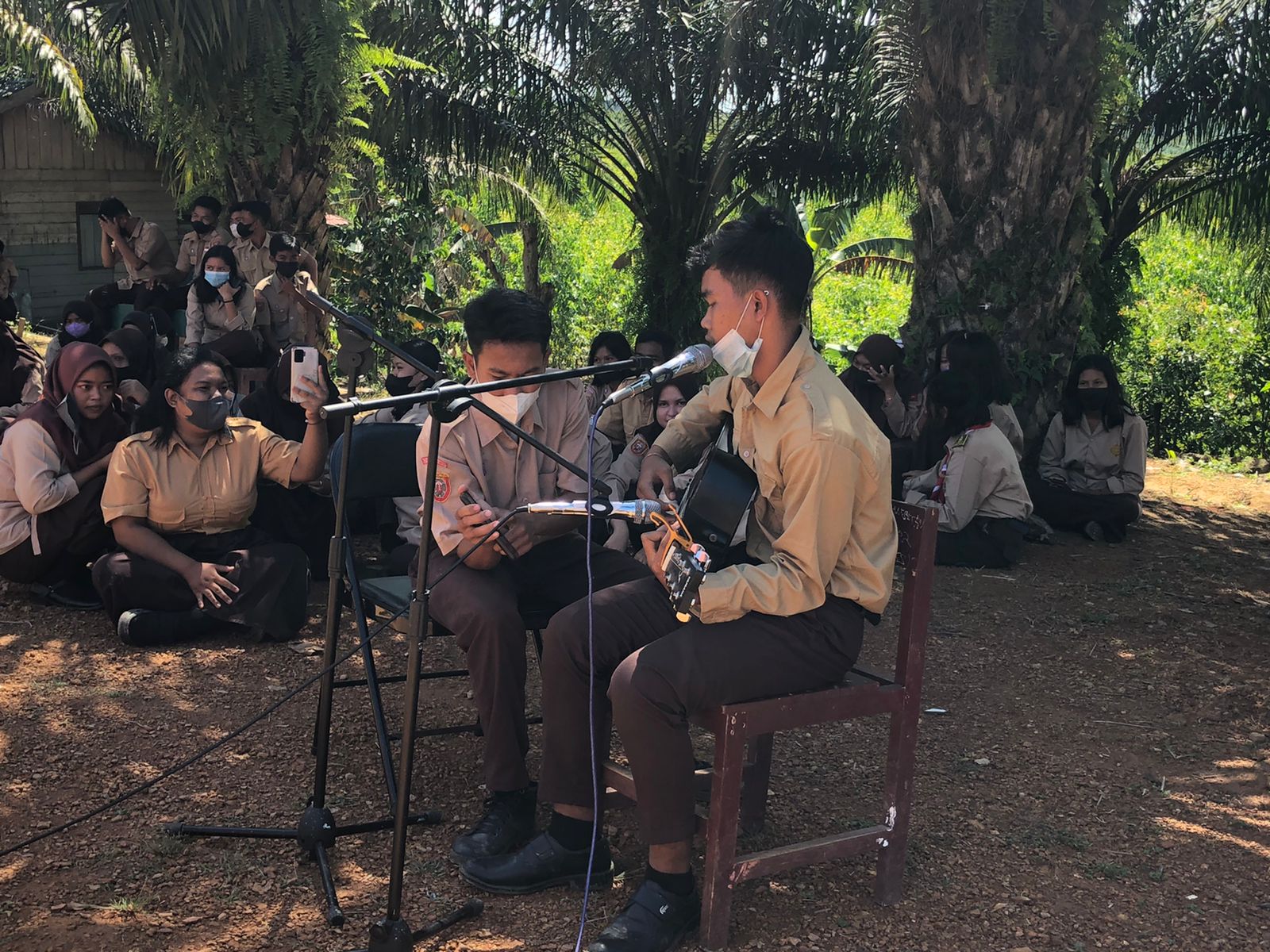 KEGIATAN LOMBA MEMPERINGATI HUT PGRI KE 76