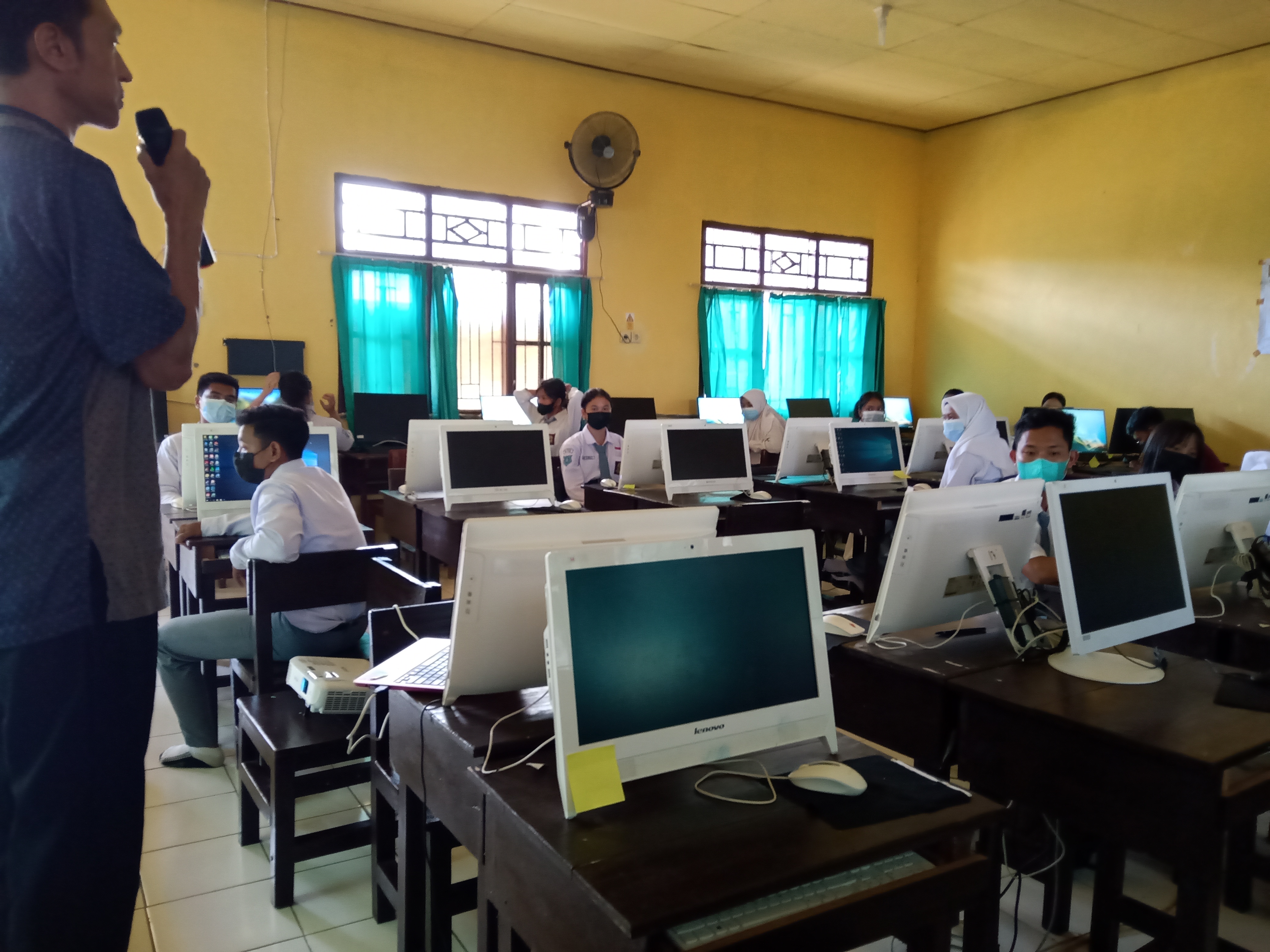 PERTEMUAN KURSUS PROGRAM KOMPUTER KELAS XII