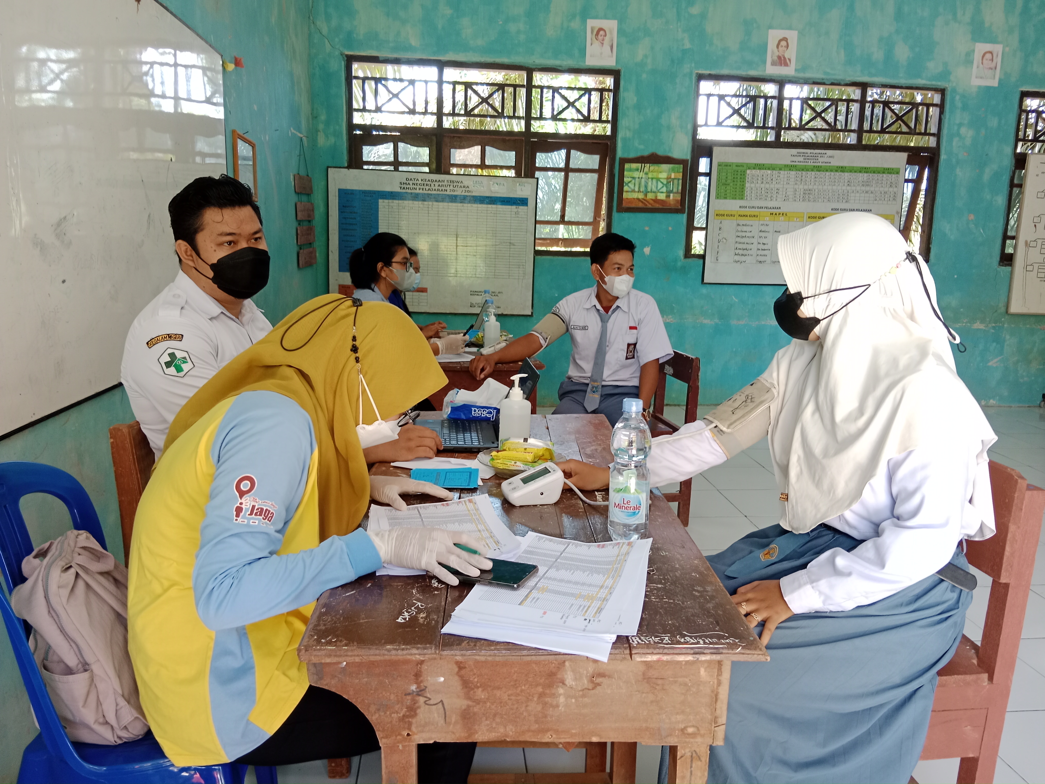 KEGIATAN VAKSIN KETIGA UNTUK PELAJAR DI SMAN 1 ARUT UTARA