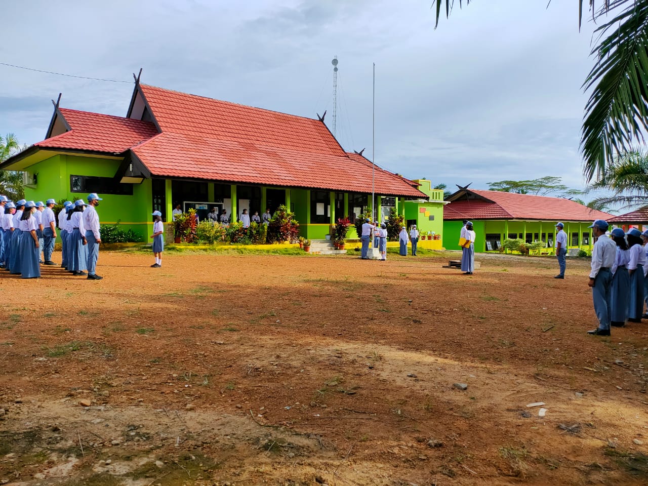 KEGIATAN UPACARA HARI PAHLAWAN