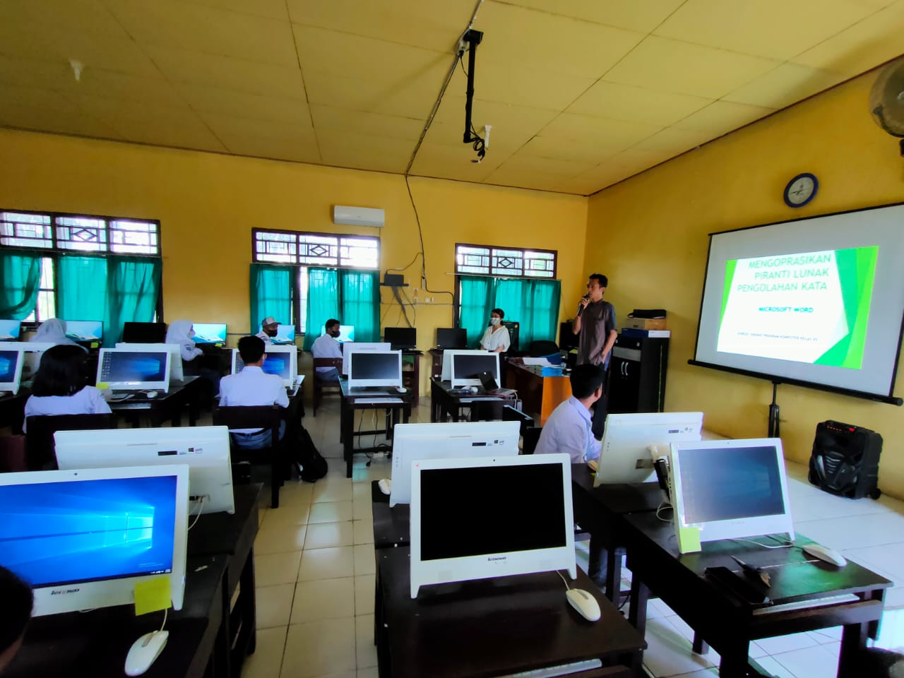 PERTEMUAN KURSUS PROGRAM KOMPUTER KELAS XII