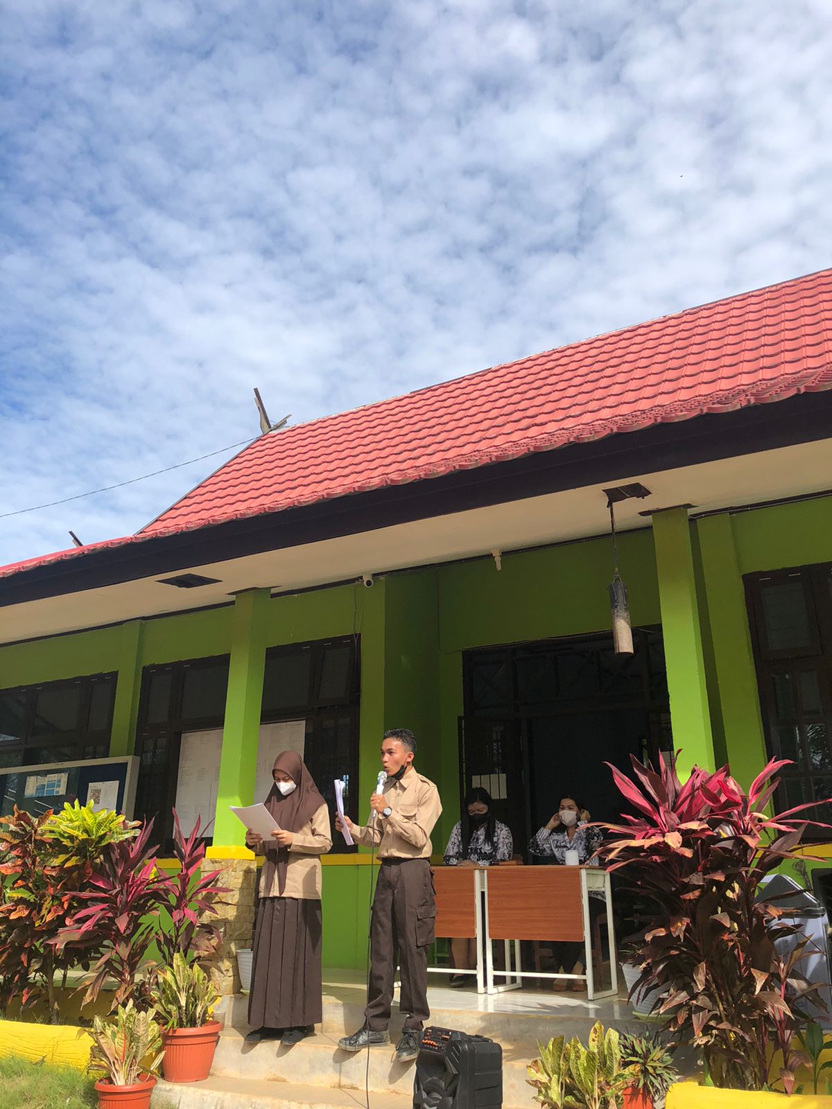 KEGIATAN LOMBA MEMPERINGATI HUT PGRI KE 76
