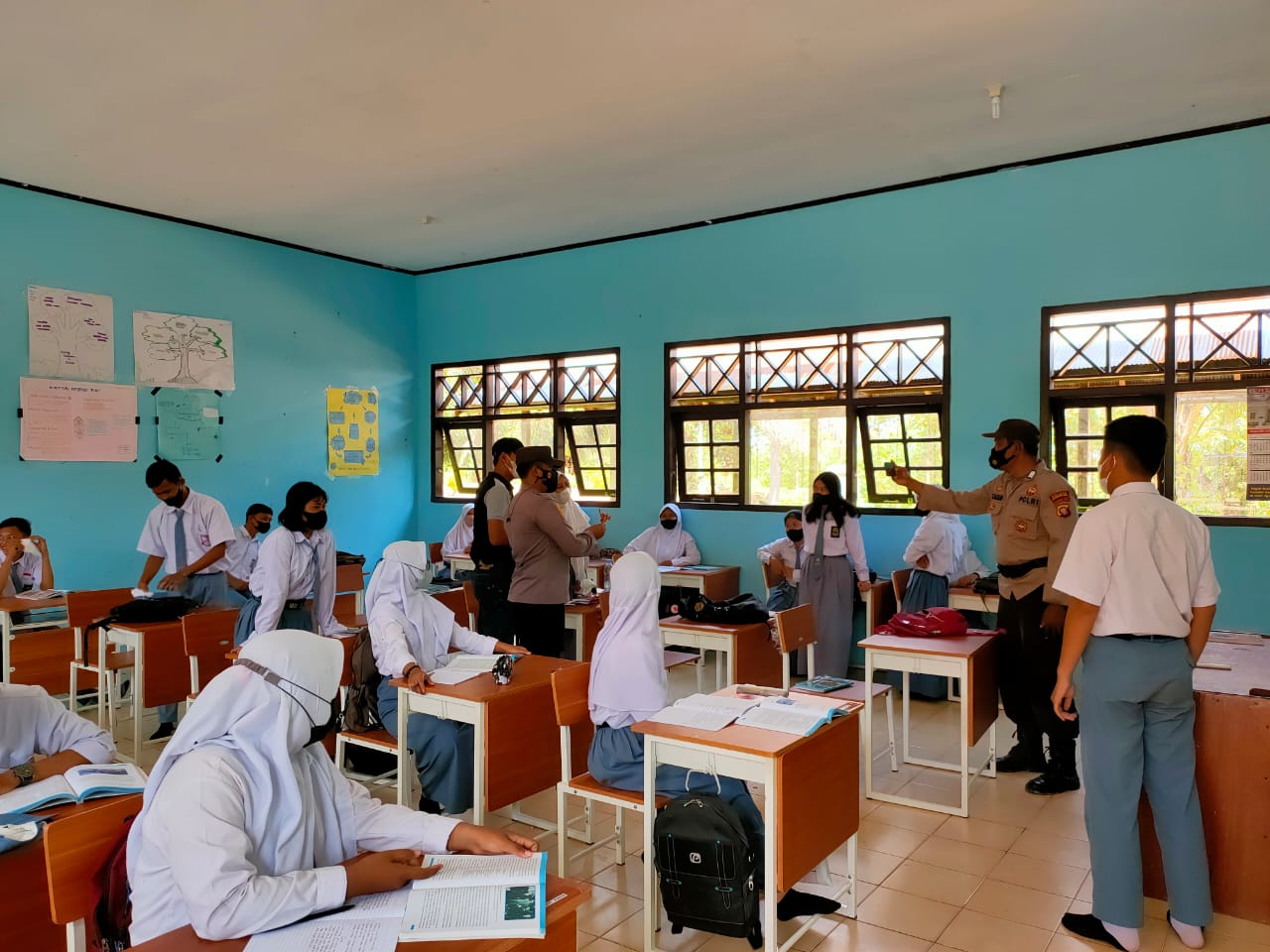 PELAKSANAA RAZIA OLEH KORAMIL DAN POLSEK ARUT UTARA