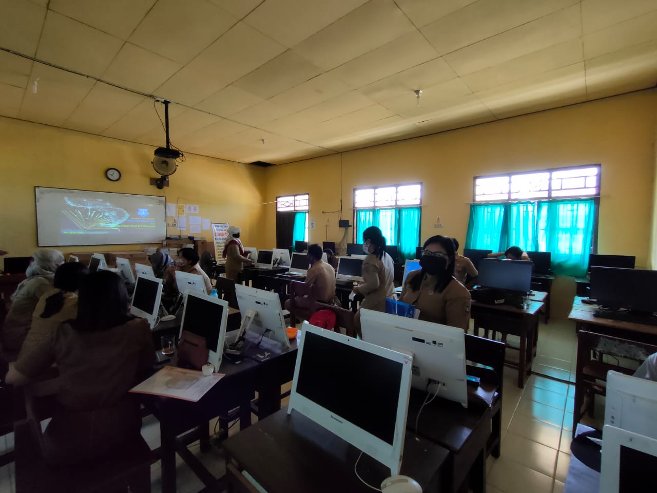 KEGIATAN IHT PERSIAPAN CBT