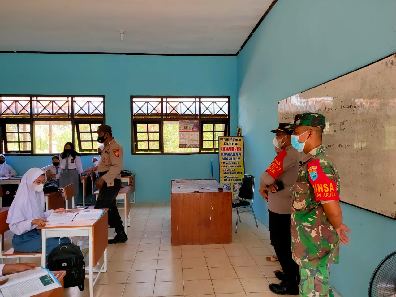 PELAKSANAA RAZIA OLEH KORAMIL DAN POLSEK ARUT UTARA