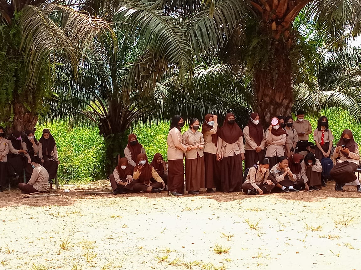 KEGIATAN LOMBA MEMPERINGATI HUT PGRI KE 76