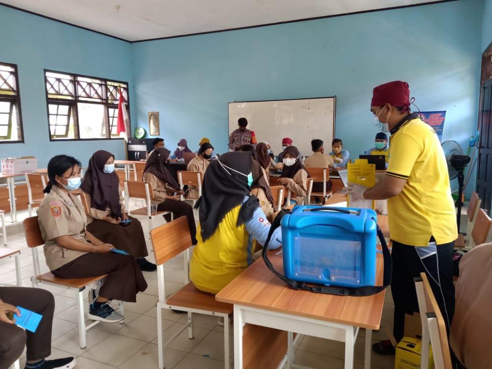 KEGIATAN VAKSIN KEDUA UNTUK PELAJAR DI SMAN 1 ARUT UTARA