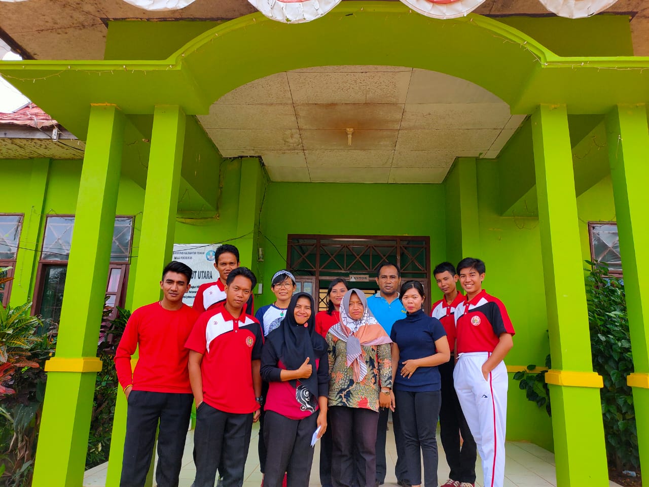 Foto Bersama Guru SMAN 1 ARUT UTARA