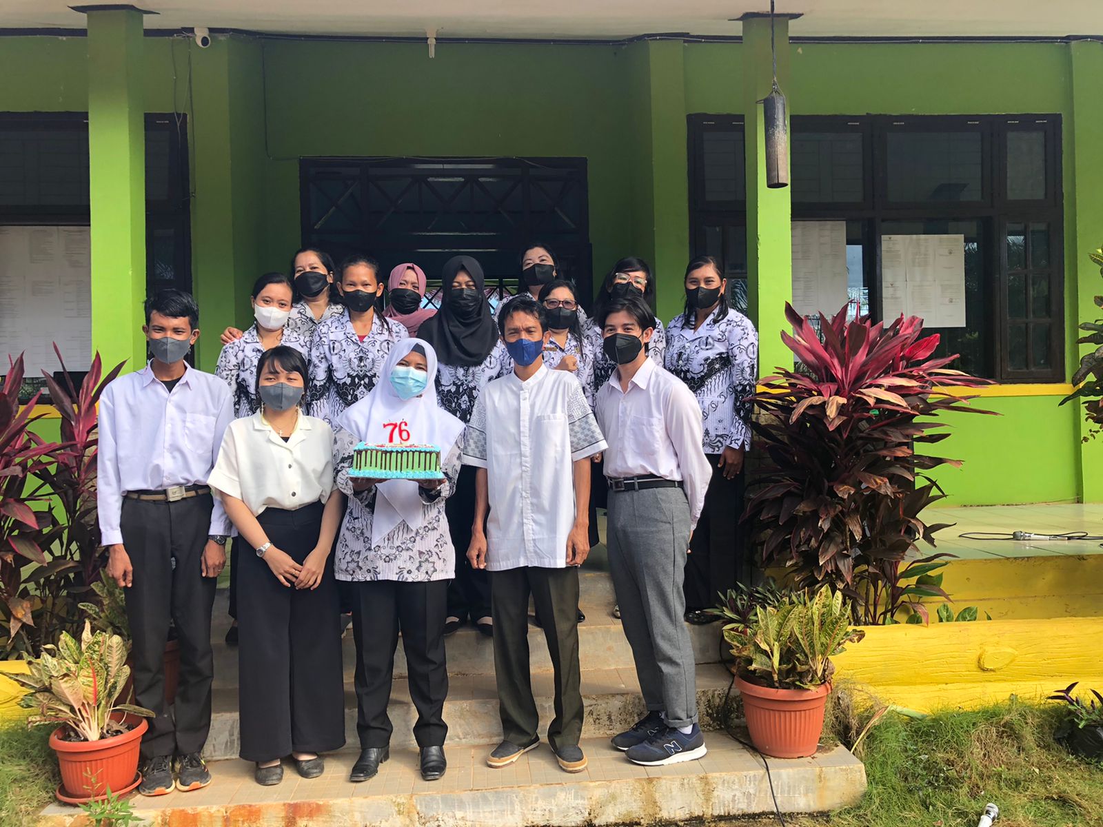 PERAYAAN HUT PGRI KE 76 DI SMAN 1 ARUT UTARA
