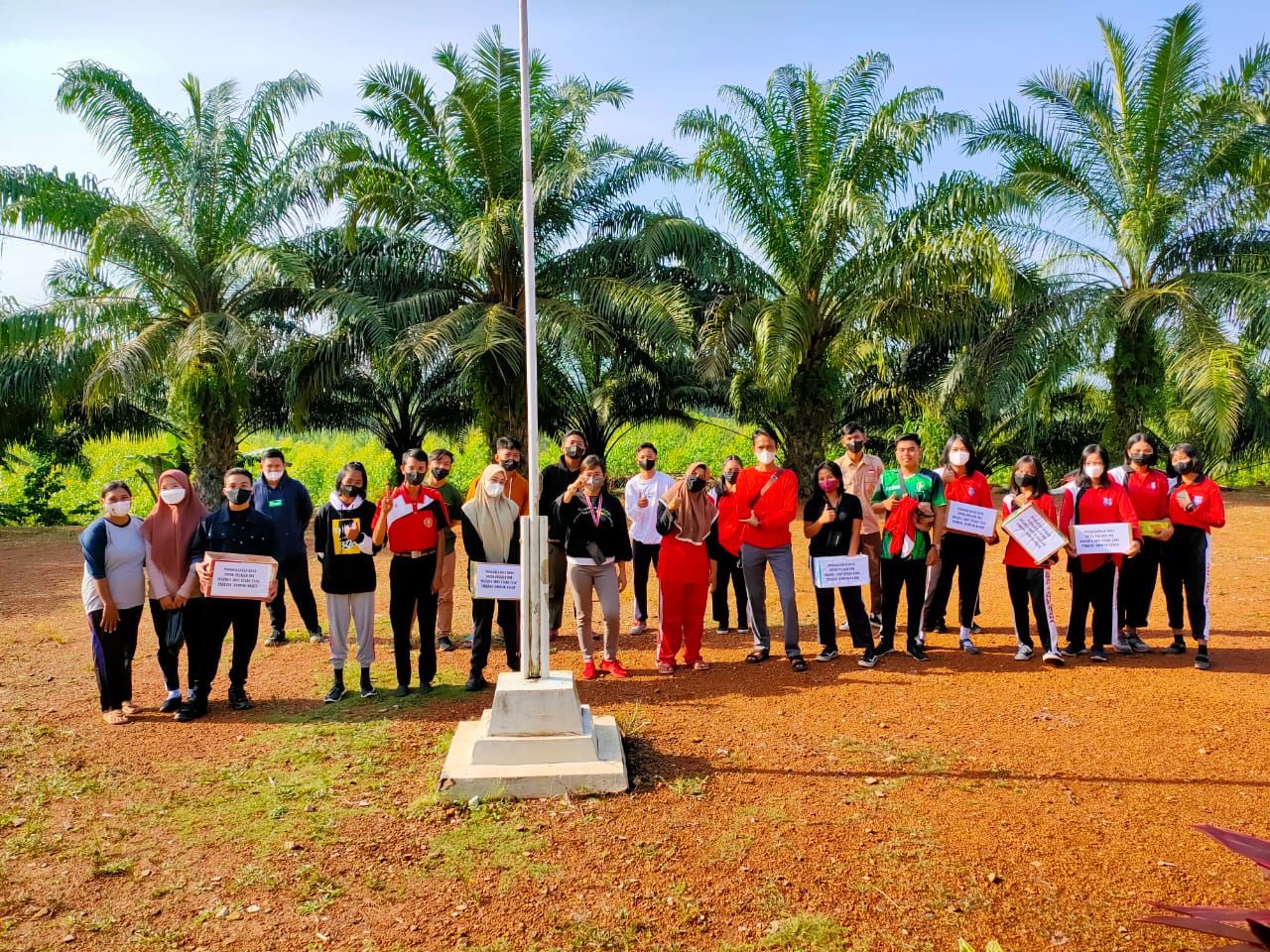 KEGIATAN USAHA DANA UNTUK BANTUAN BENCANA BANJIR OLEH OSIS SMAN 1 ARUT UTARA