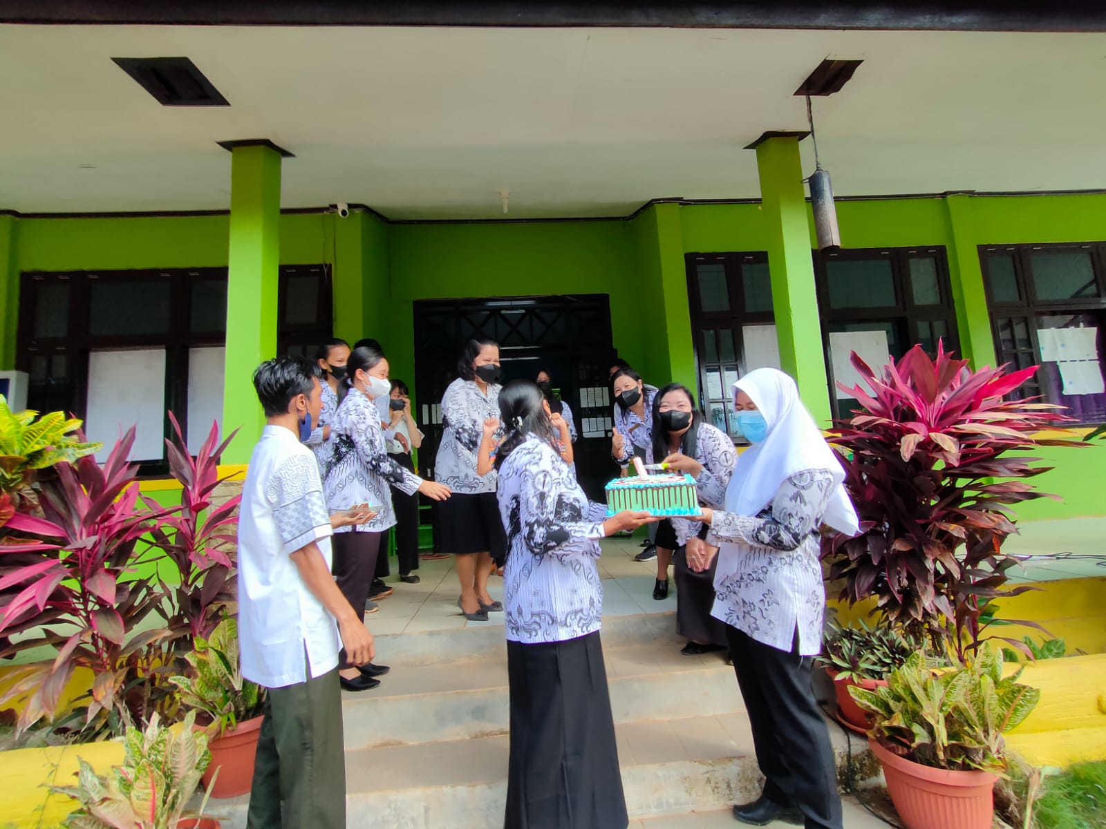 PERAYAAN HUT PGRI KE 76 DI SMAN 1 ARUT UTARA