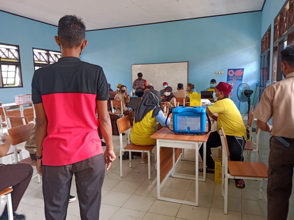 KEGIATAN VAKSIN KEDUA UNTUK PELAJAR DI SMAN 1 ARUT UTARA