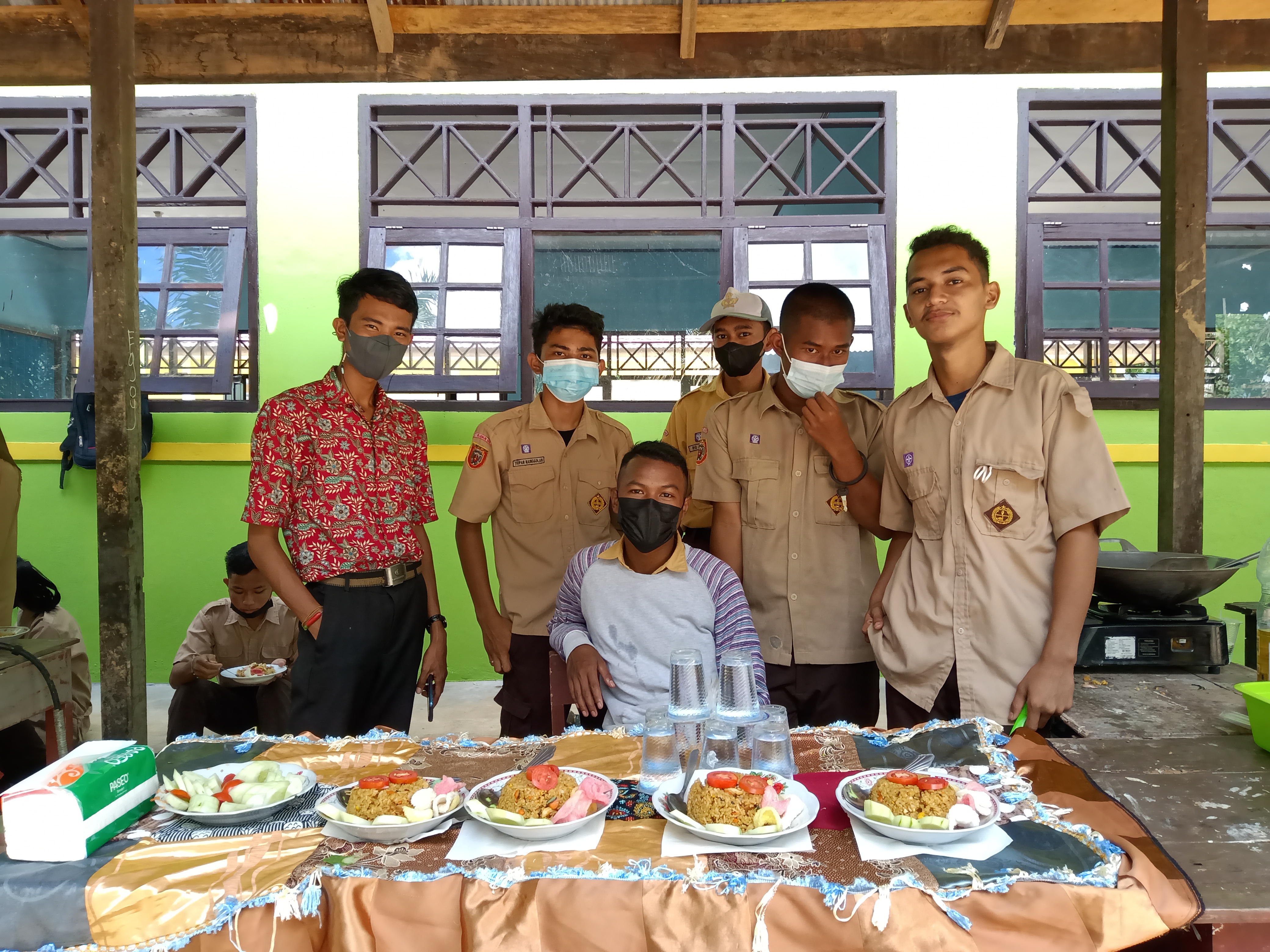 KEGIATAN MEMASAK OLEH PESERTA DIDIK KELAS XII IIS