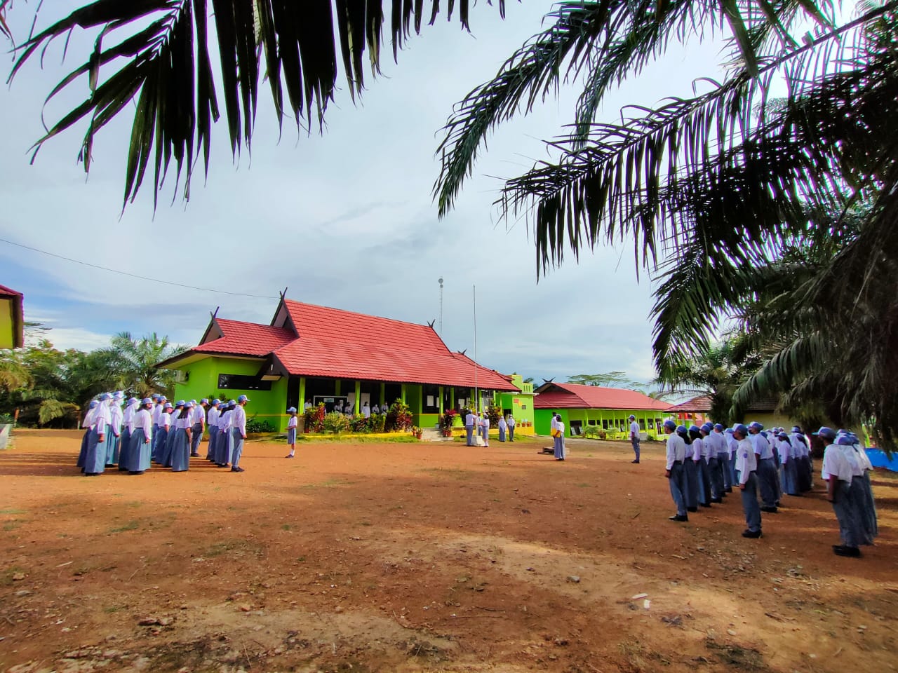 KEGIATAN UPACARA HARI PAHLAWAN