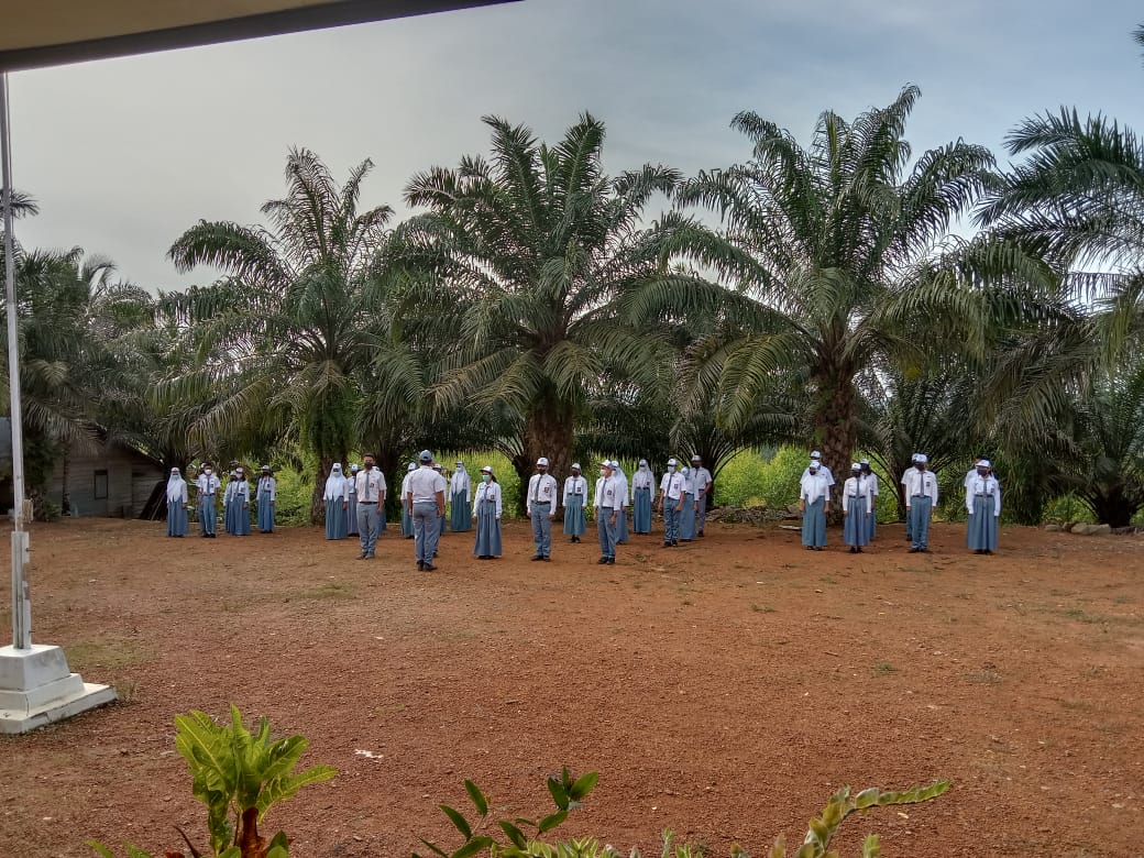 KEGIATAN UPACARA HARI SENIN